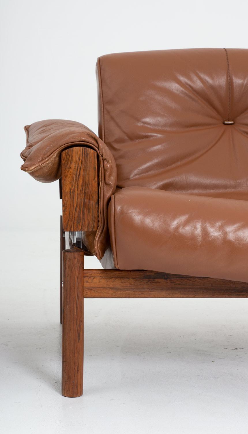 Two Midcentury Brazilian Lounge Chairs in Leather and Rosewood by Percival Lafer 1