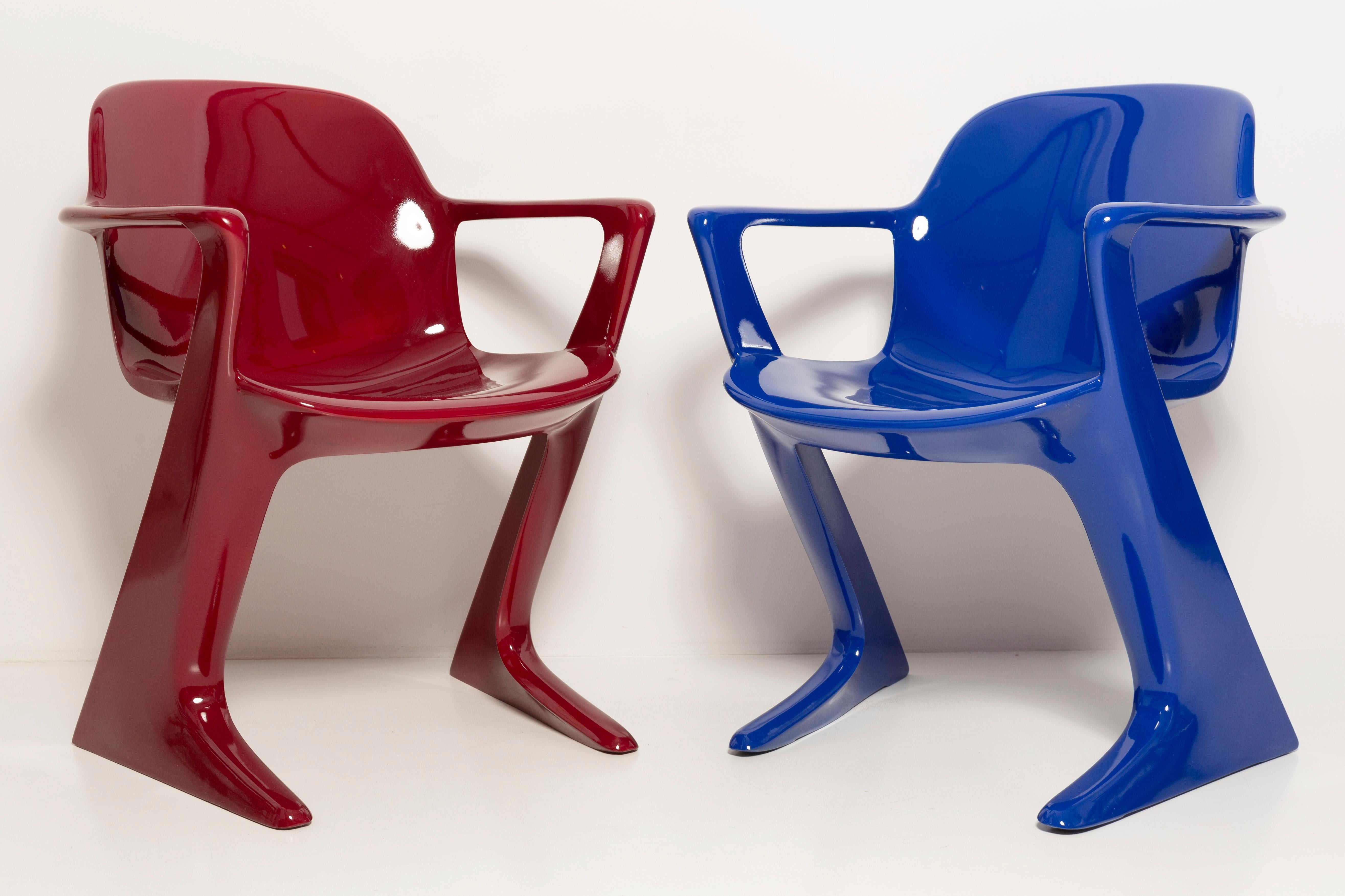 Two Mid-Century Burgundy Red and Blue Kangaroo Chairs Ernst Moeckl Germany, 1968 In Excellent Condition For Sale In 05-080 Hornowek, PL