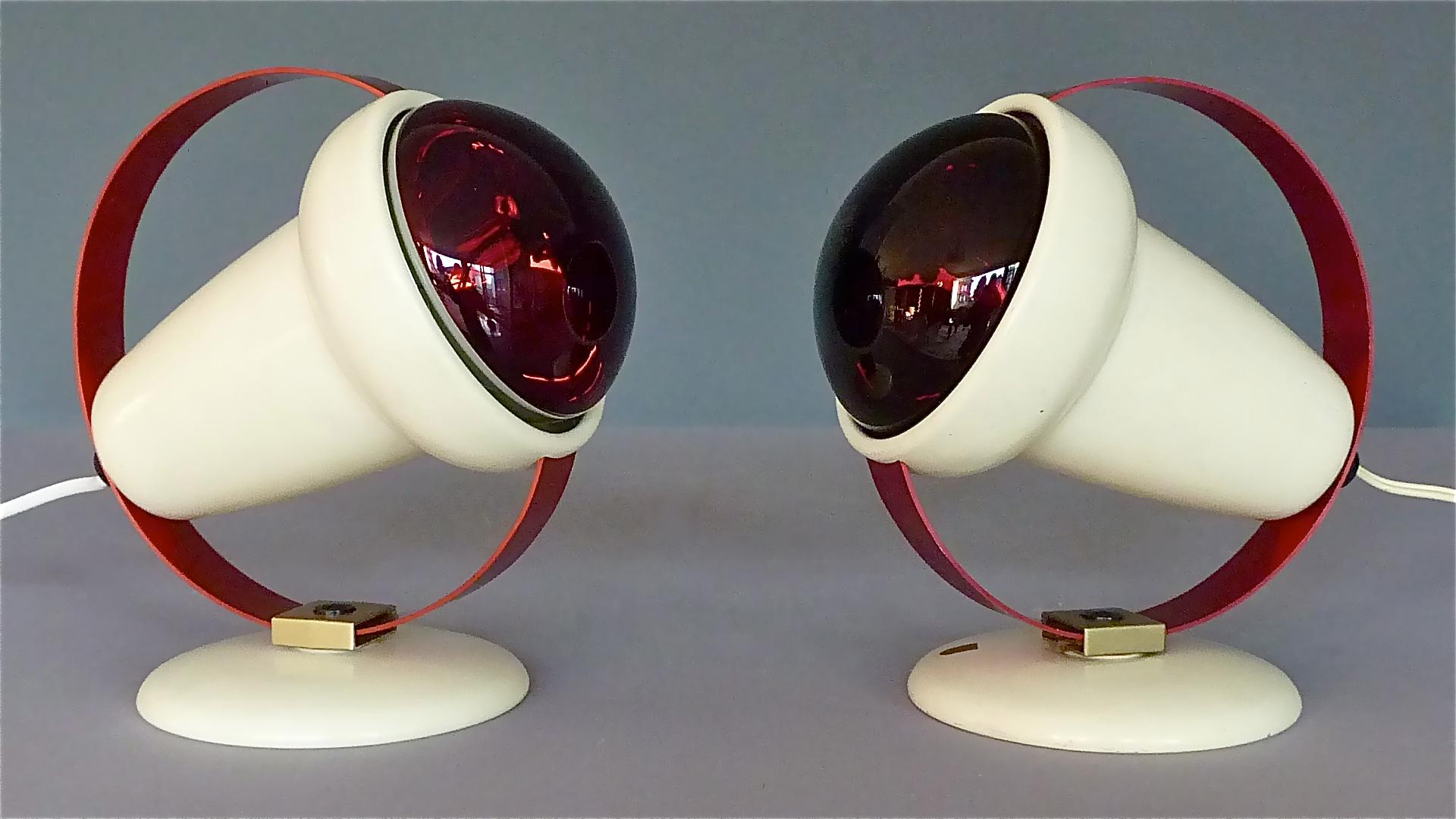 Two Midcentury Charlotte Perriand Table Wall Lamps for Philips Red Lights Sconce In Good Condition For Sale In Nierstein am Rhein, DE