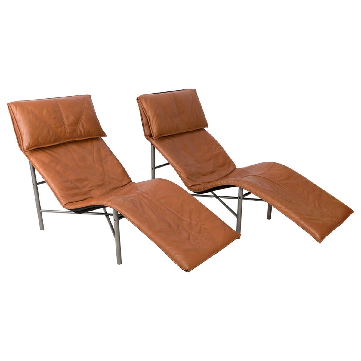 Two Midcentury Danish Modern Leather Chaise Lounge Chairs, Tord Björklund, 1980 For Sale