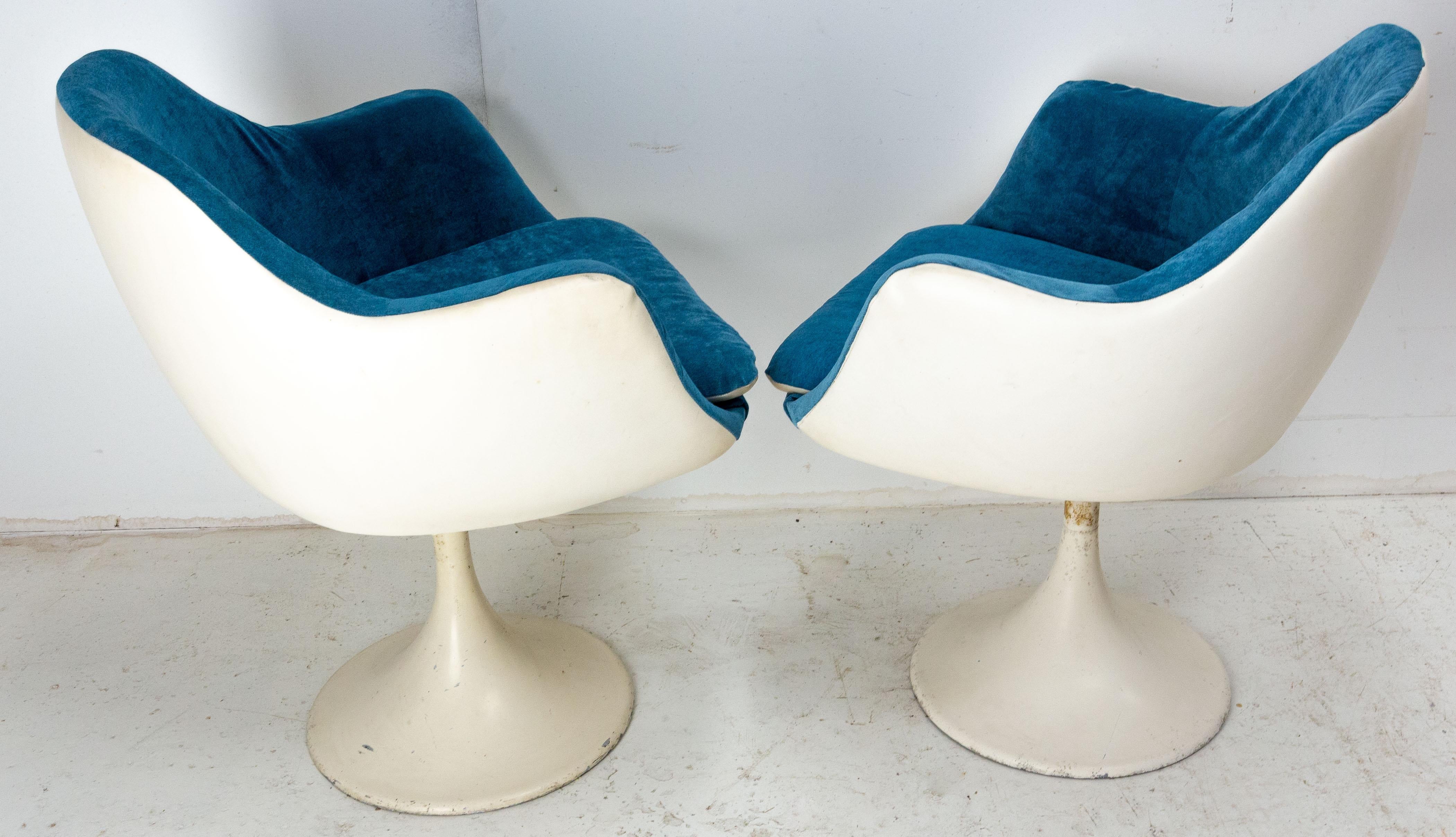 Two Midcentury French Armchairs Metal and Velvet Tulip Foot, Reupholstered For Sale 1