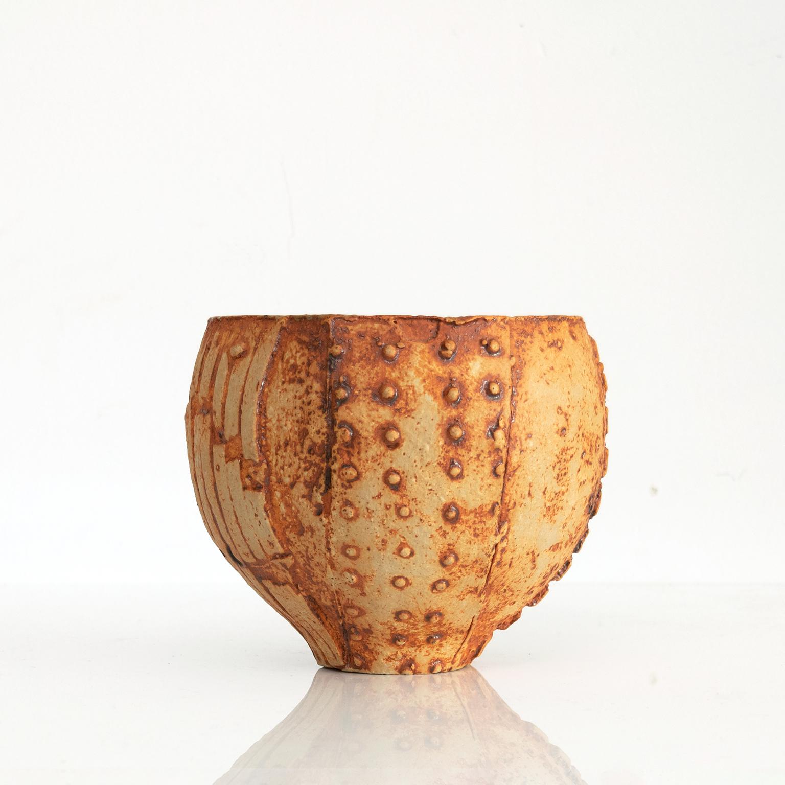 Argile Deux vases Studio en céramique mi-siècle moderne par le potier britannique Bernard Rocke en vente