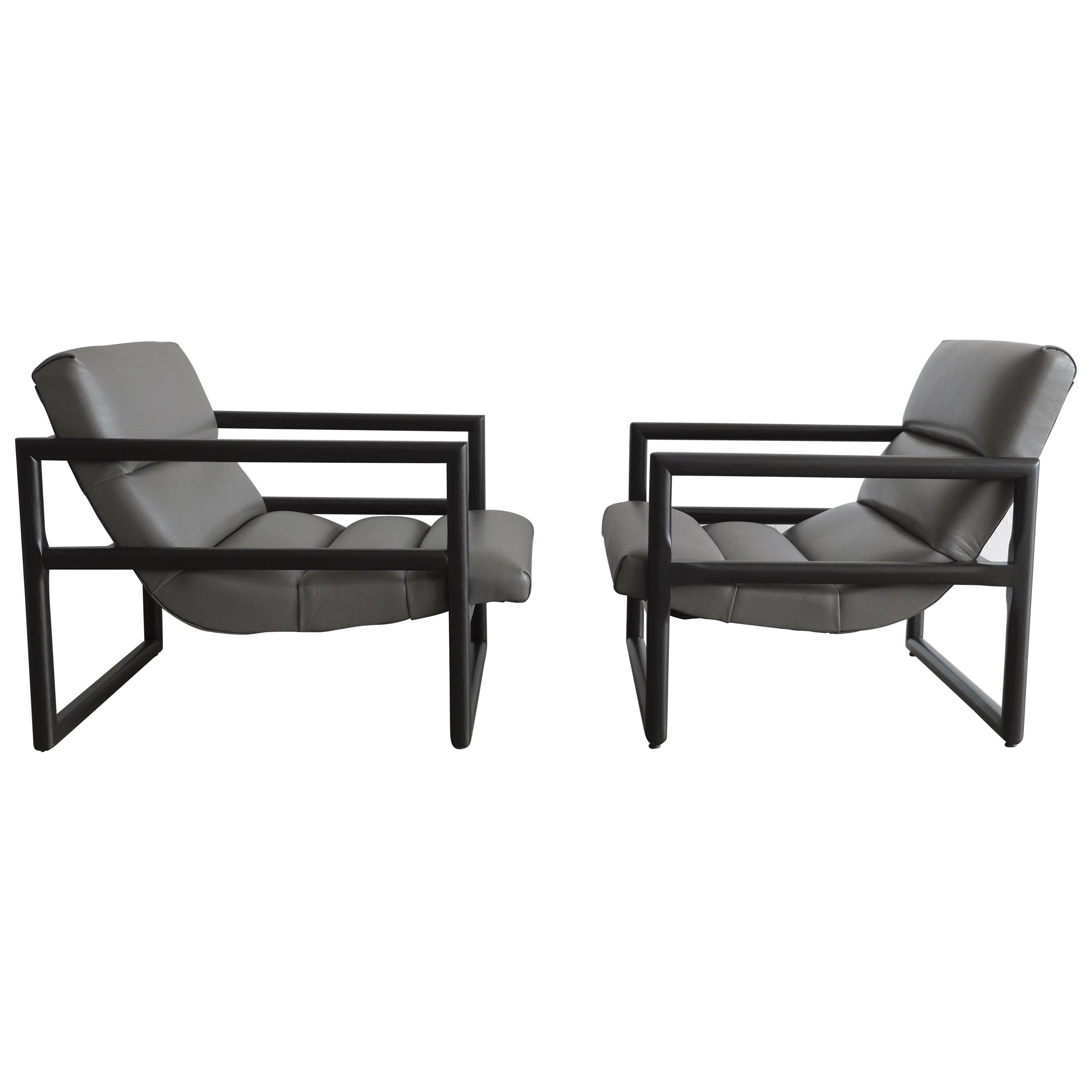 Two Milo Baughman Scoop Lounge Chairs in Ebonized Black and Grey Leather For Sale
