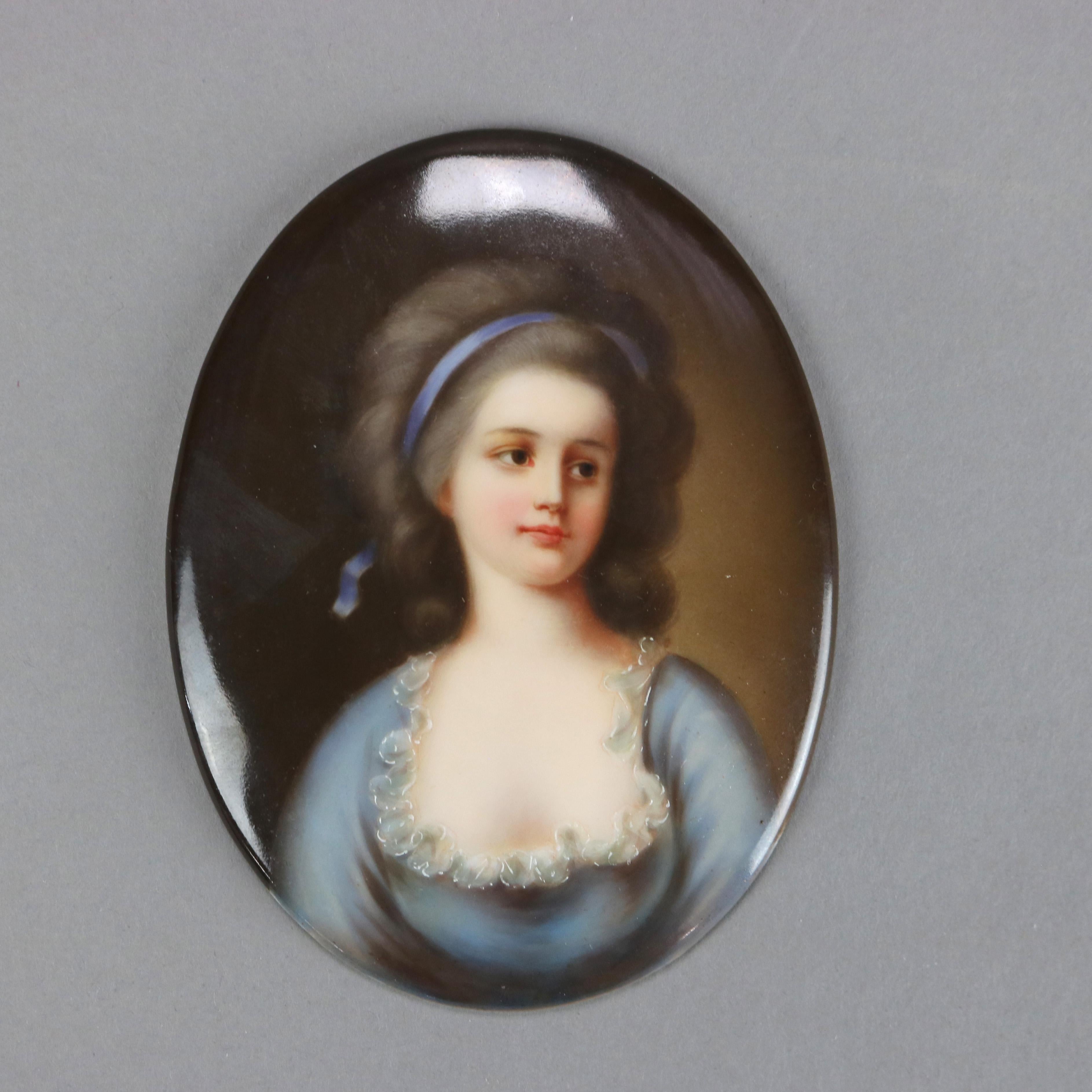 Dos retratos en miniatura sobre placas de porcelana de mujeres C1890 en Bueno estado para la venta en Big Flats, NY