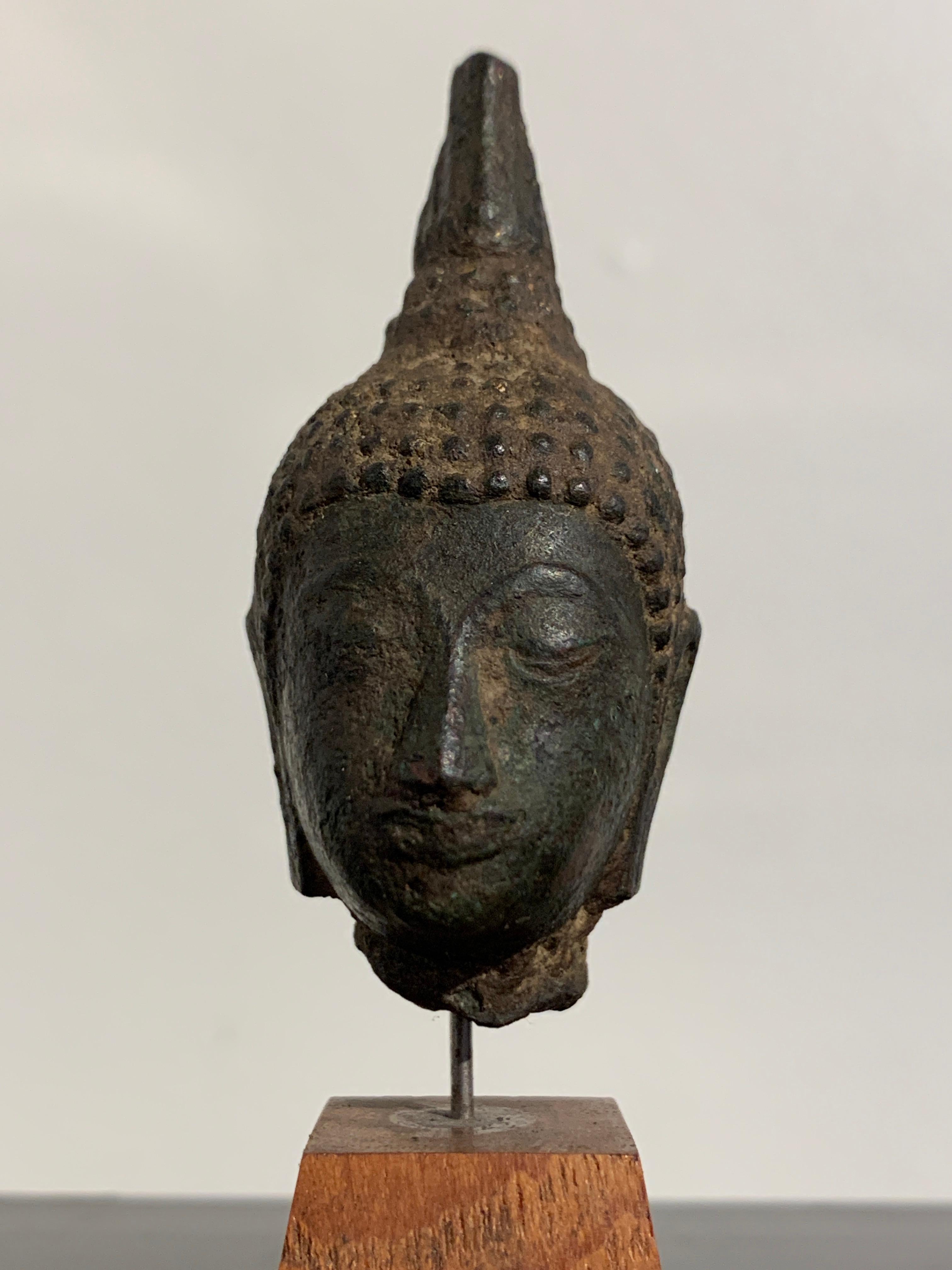 Two Miniature Thai Sukhothai Bronze Buddha Heads, 15th Century, Thailand 3