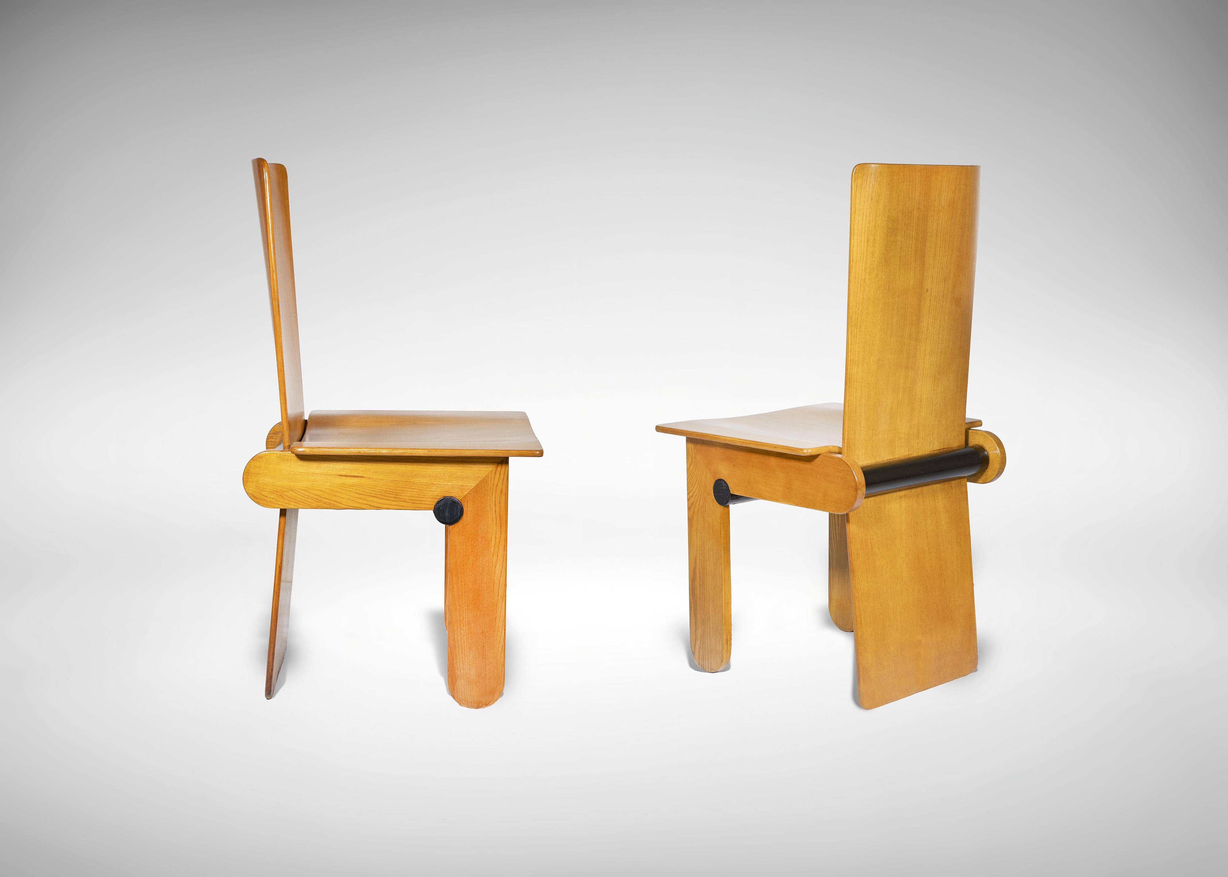 Two vintage oak wood chairs by Carlo Scarpa for Gavina.
Italy 1974.
Excellent condition.
