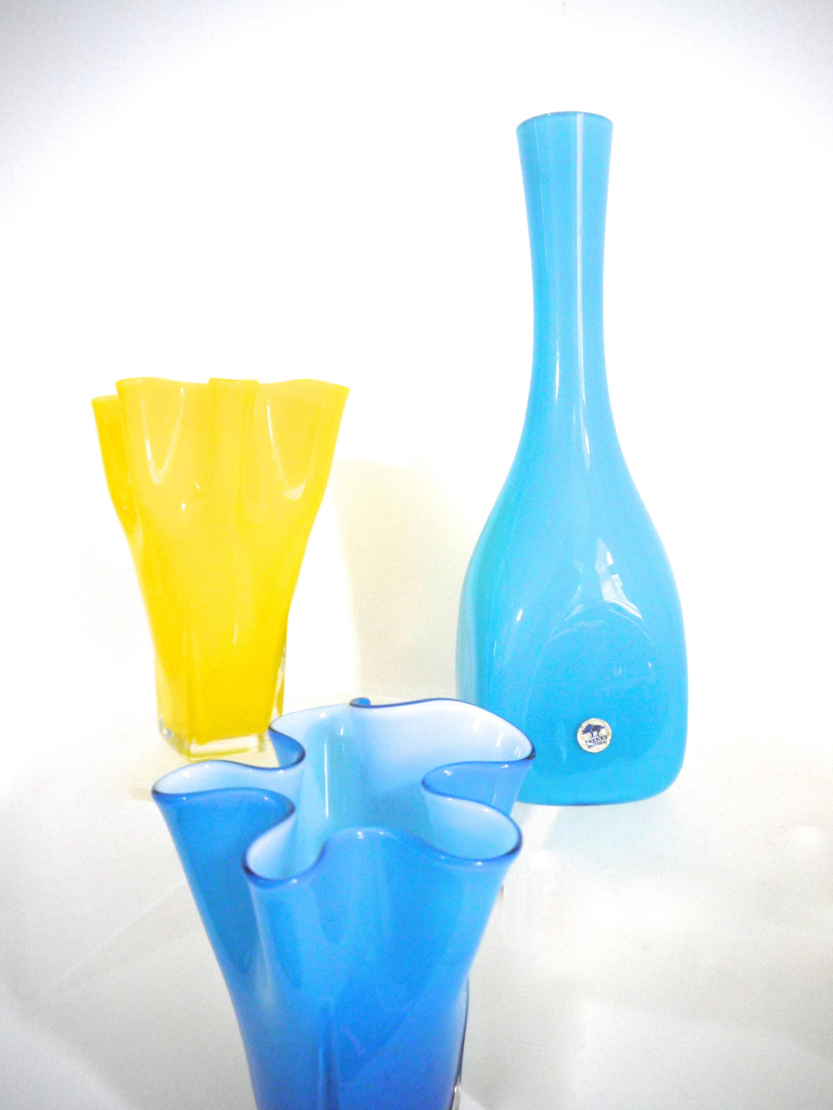 Two Modernist Glass Fazzoletti or 'Handkerchief' Vase with Carafe by Ekenas For Sale 2