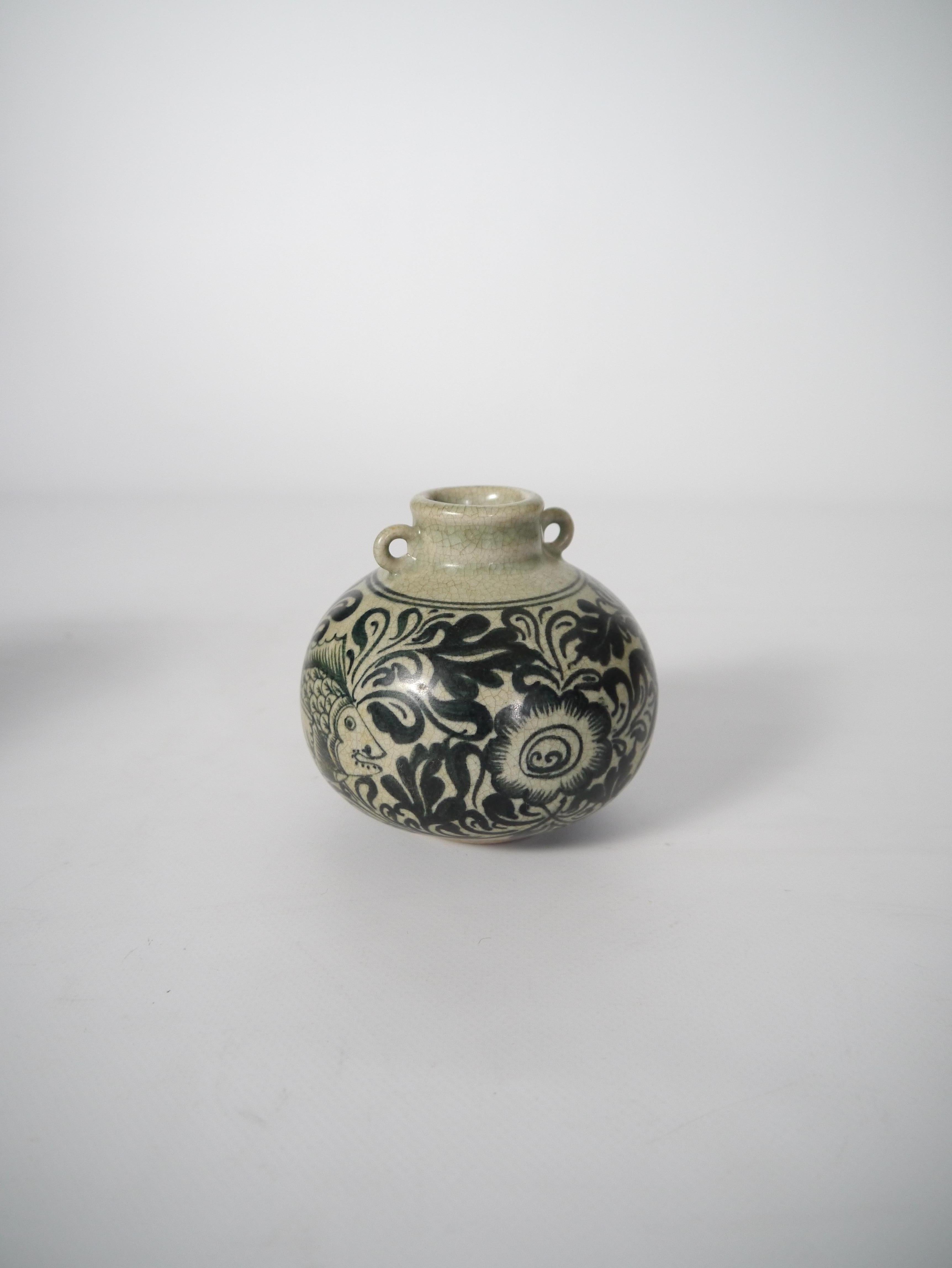 Two Monochrome Fish / Floral Decorated Chinoiserie Ceramic Vases, Thailand 1950s For Sale 3