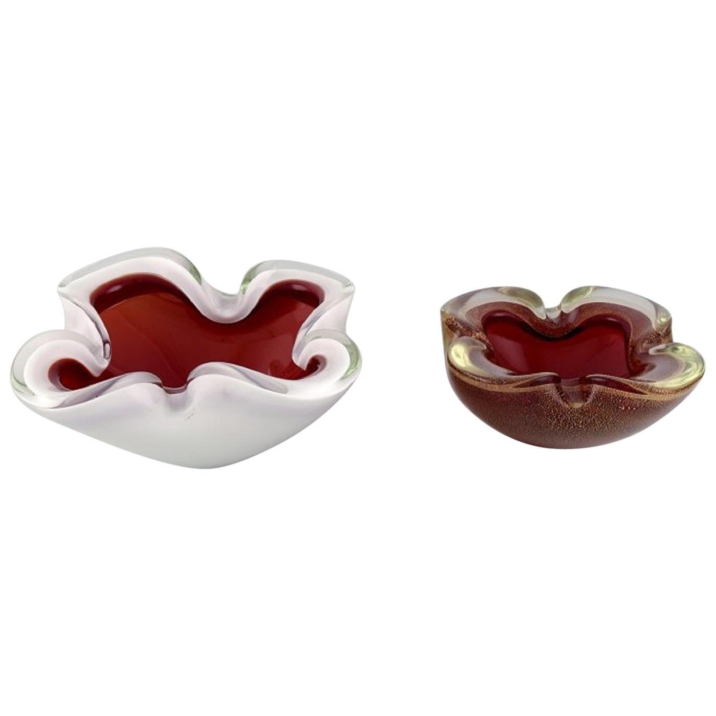Two Murano Bowls in Red and White Mouth Blown Art Glass, Italian Design, 1960s For Sale