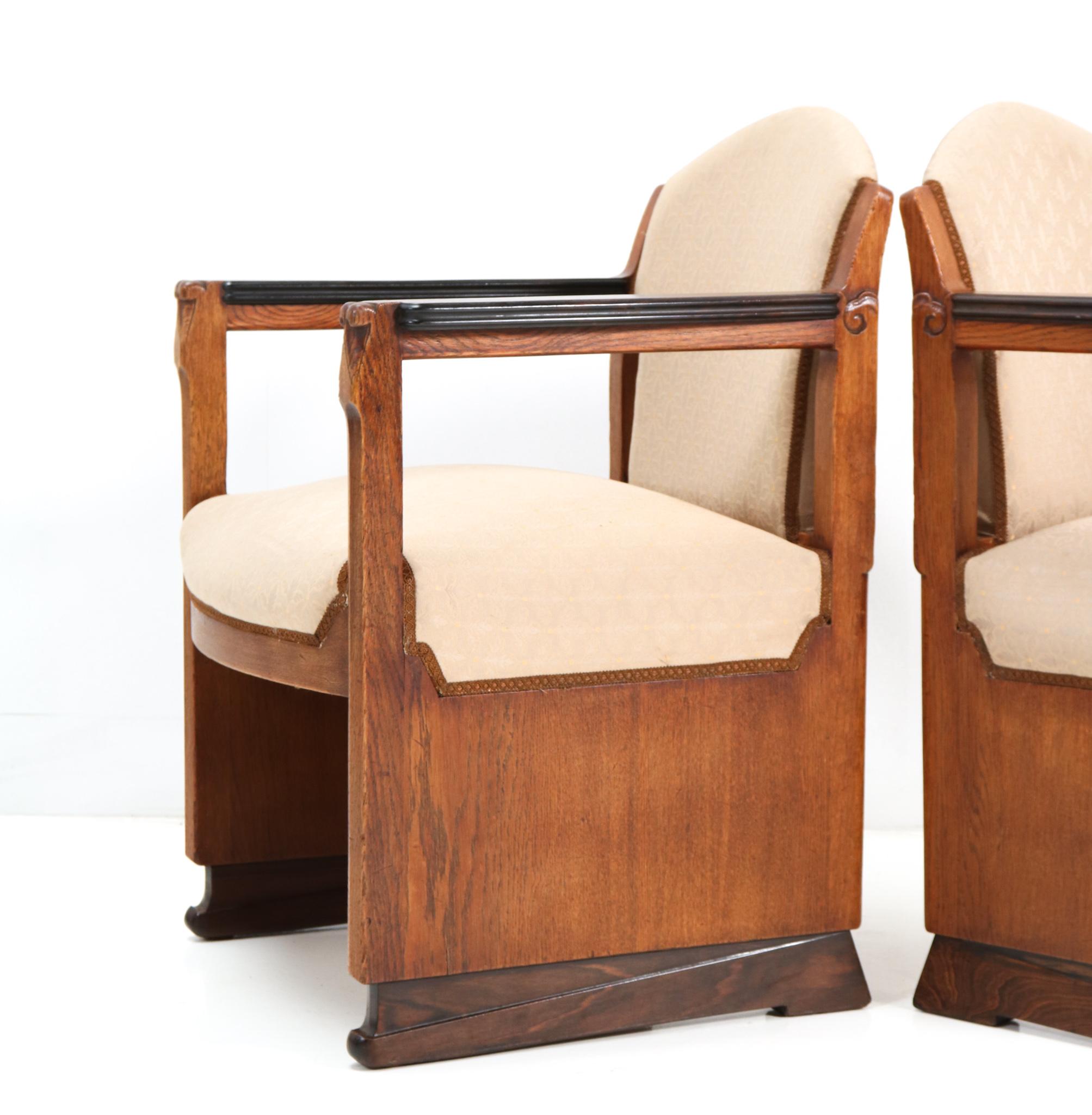Two Oak Art Deco Amsterdamse School Armchairs by Hildo Krop for 't Woonhuys For Sale 5