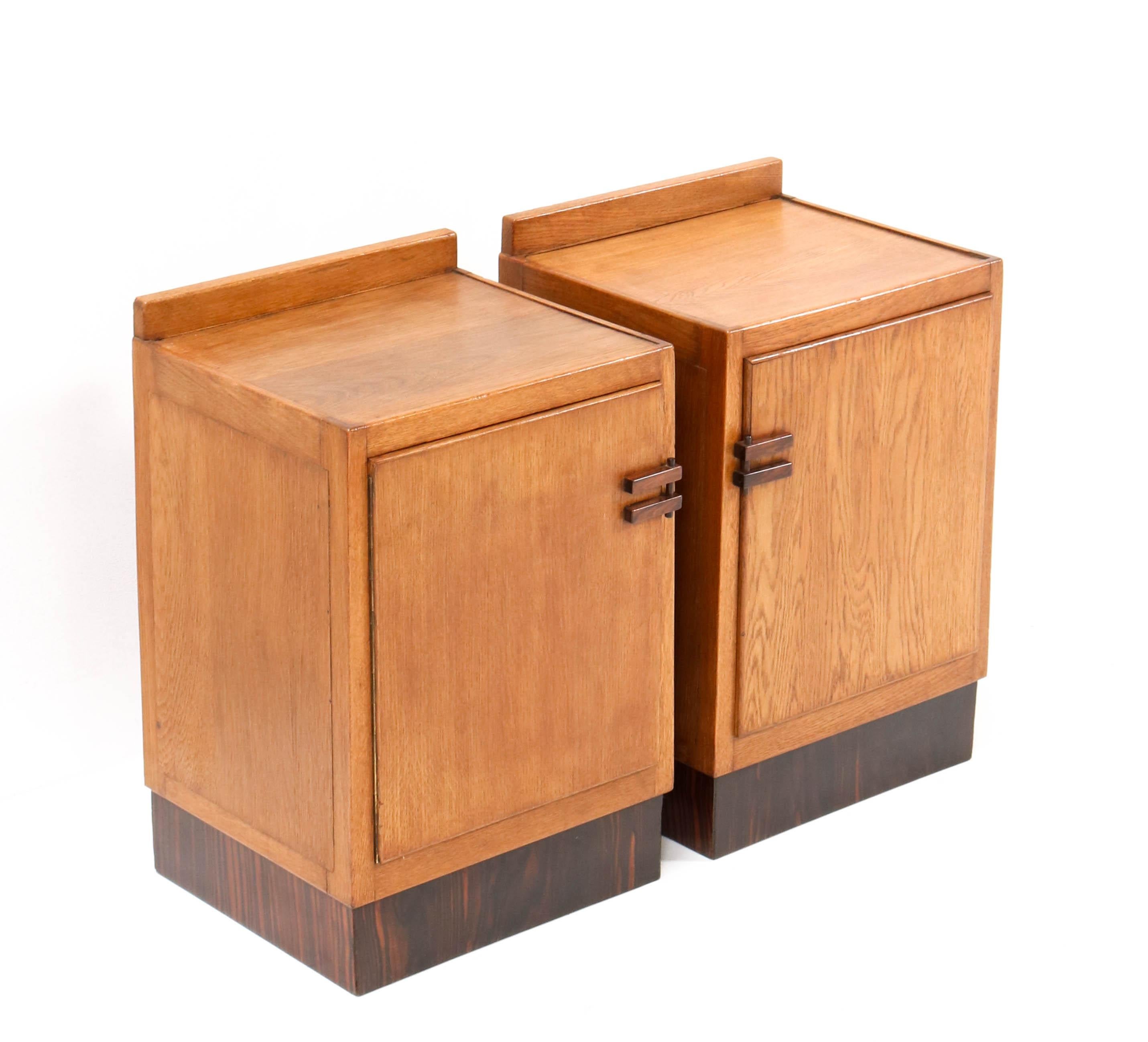 Two Oak Art Deco Haagse School Nightstands or Bedside Tables, 1920s In Good Condition In Amsterdam, NL