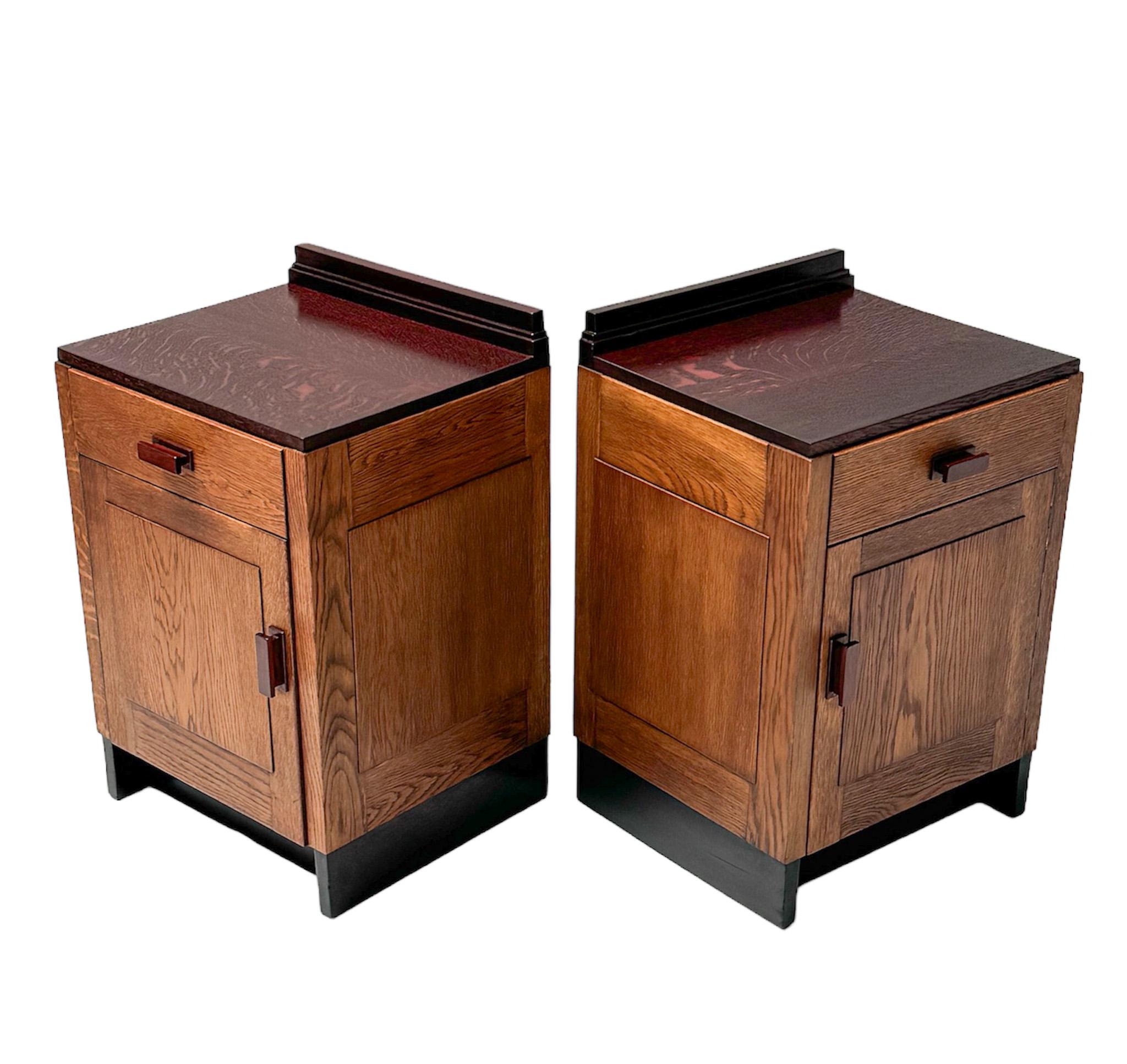 Two Oak Art Deco Modernist Nightstands or Bedside Tables, 1920s For Sale 3