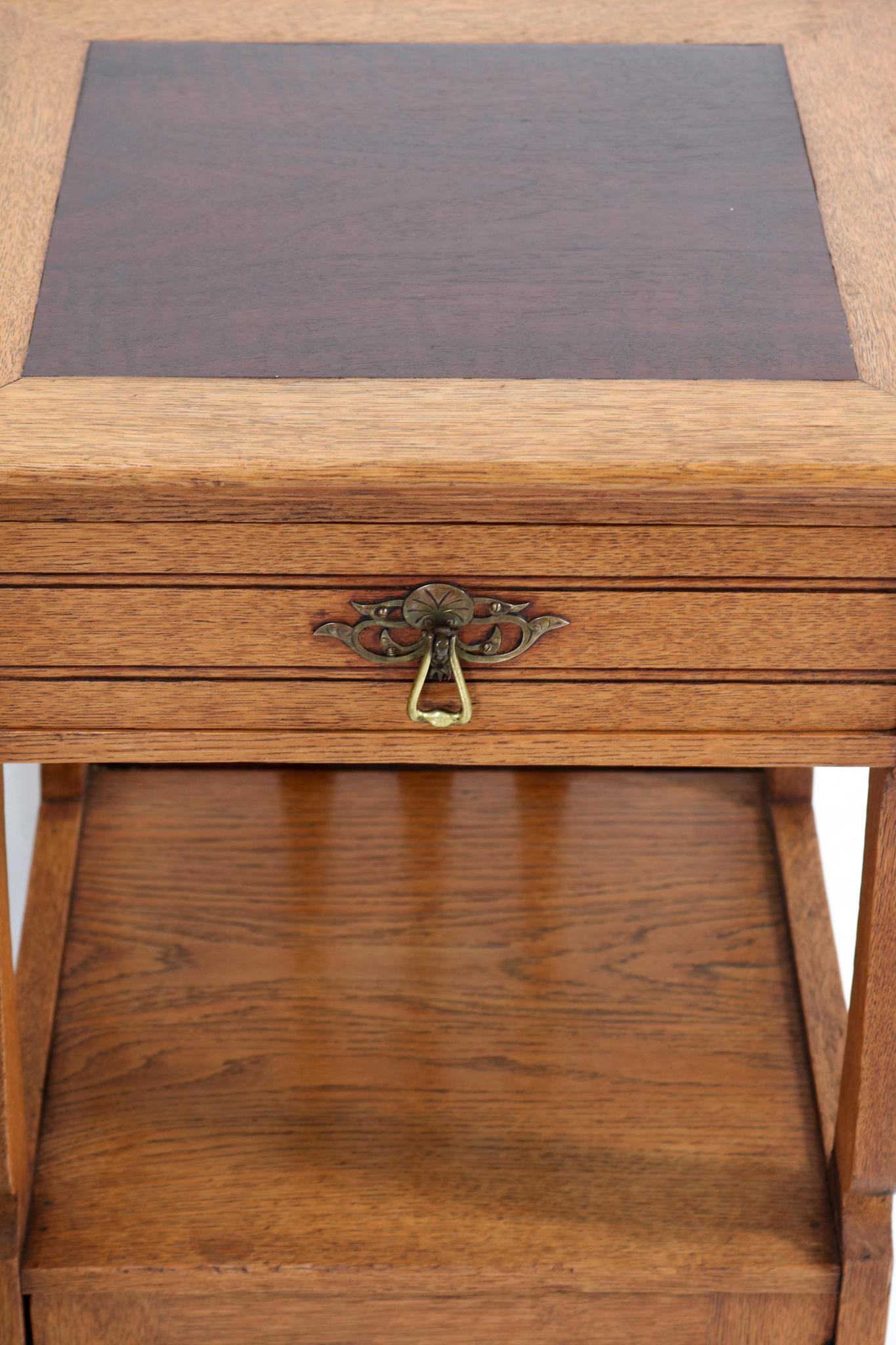 Two Oak Art Nouveau Arts & Crafts Nightstands or Bedside Tables, 1900s 4