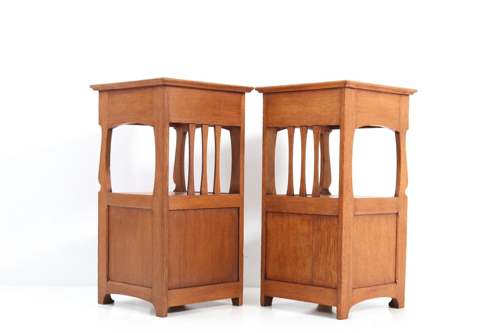 Two Oak Art Nouveau Arts & Crafts Nightstands or Bedside Tables, 1900s 3