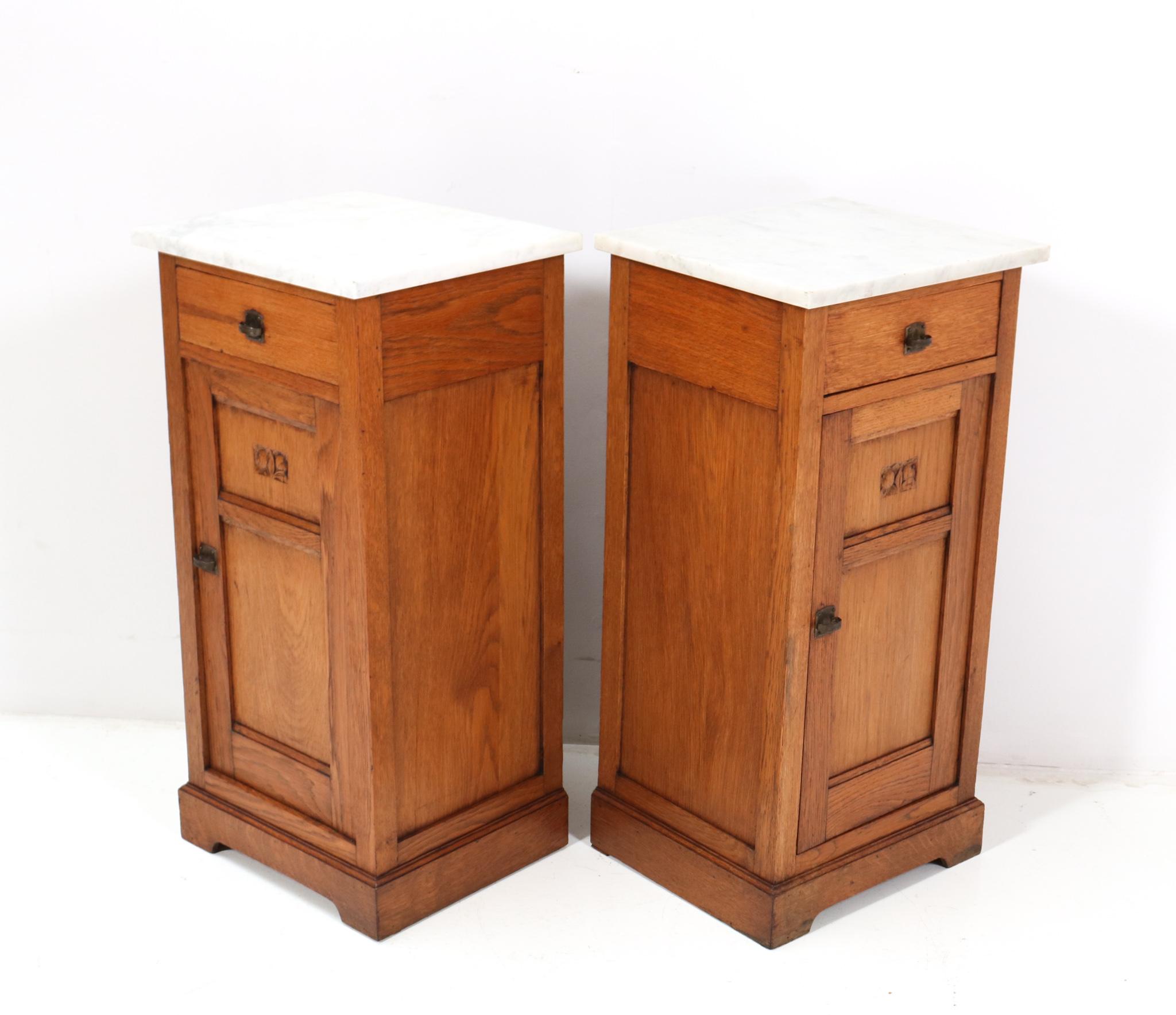 Two Oak Art Nouveau Jugendstil Nightstands or Bedside Tables, 1900s For Sale 4