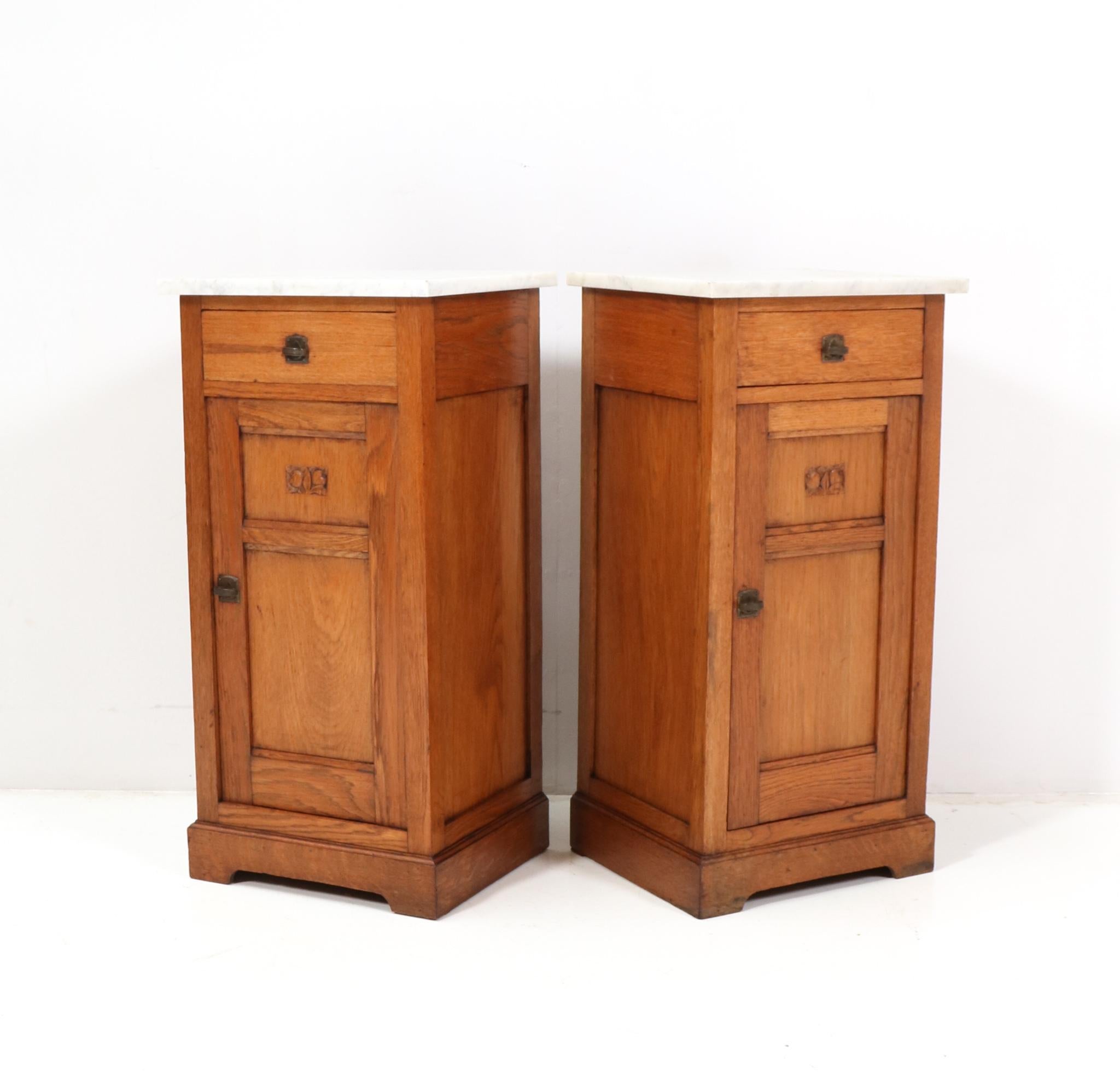 Two Oak Art Nouveau Jugendstil Nightstands or Bedside Tables, 1900s For Sale 3
