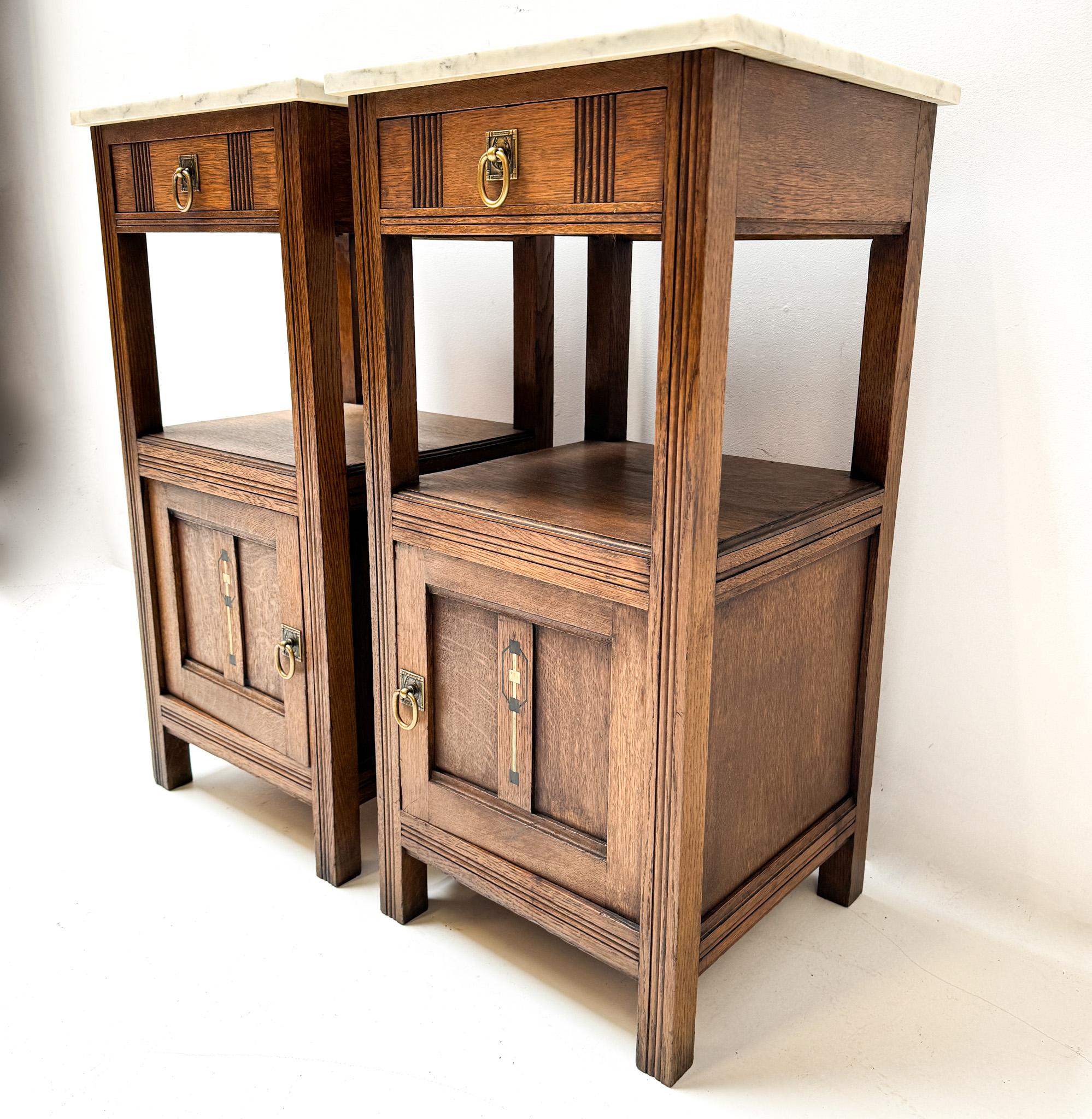 Two Oak Art Nouveau Nightstands or Bedside Tables, 1900s In Good Condition For Sale In Amsterdam, NL
