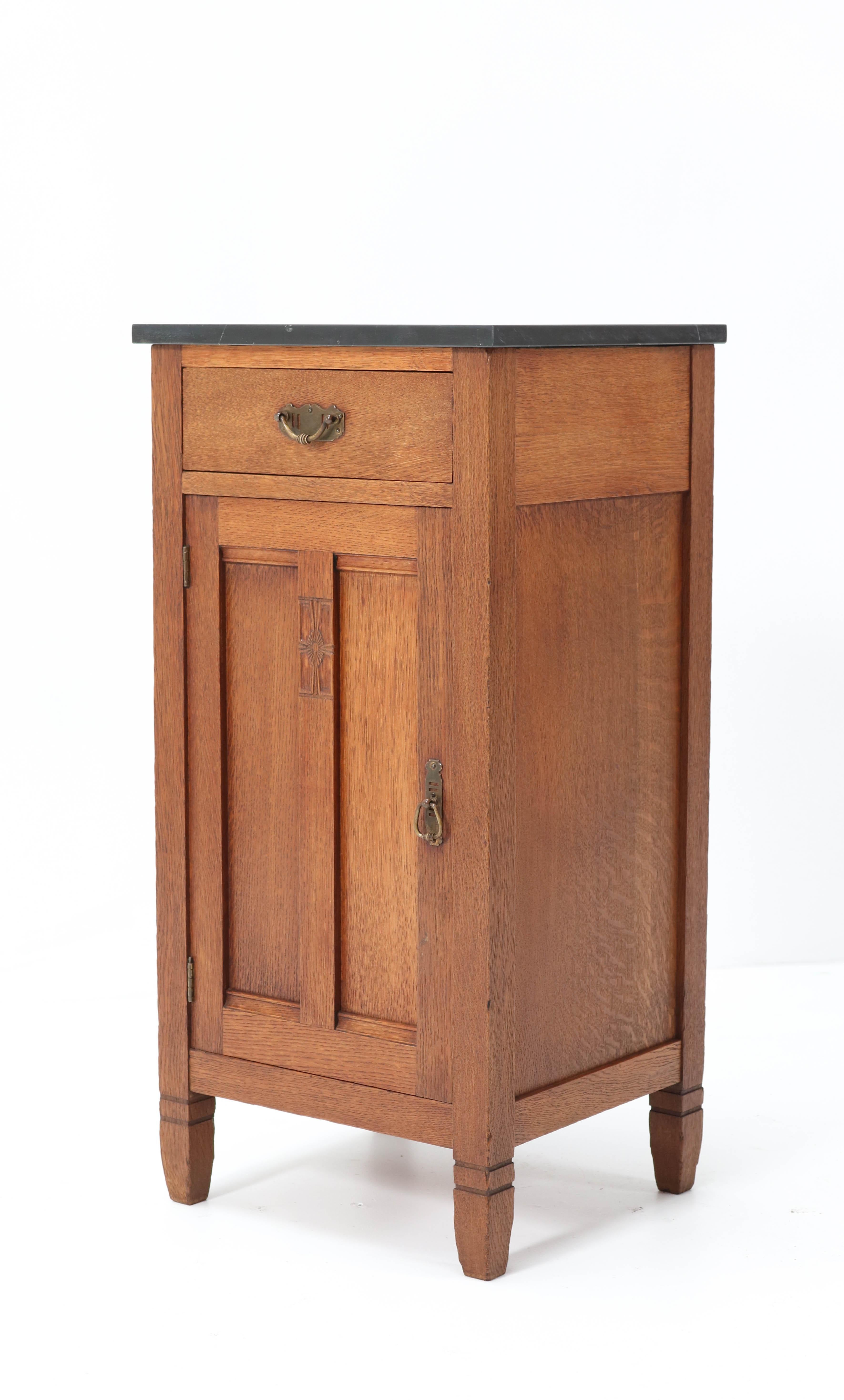 Early 20th Century Two Oak Arts & Crafts Art Nouveau Nightstands by H. Pander & Zonen, 1900s