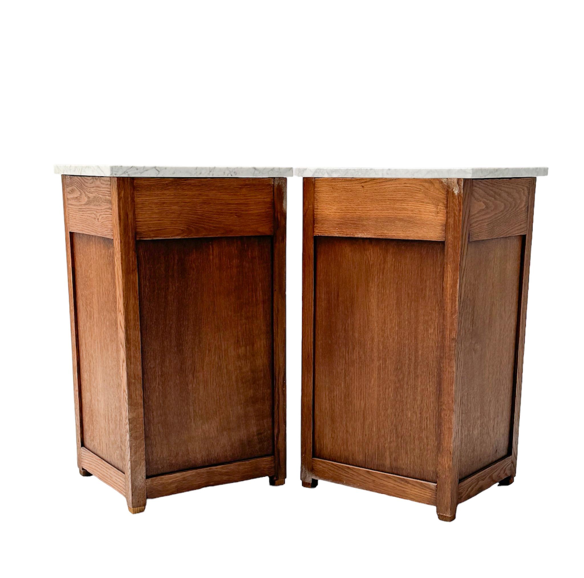 Two Oak Arts & Crafts Art Nouveau Nightstands or Bedside Tables, 1900s 5