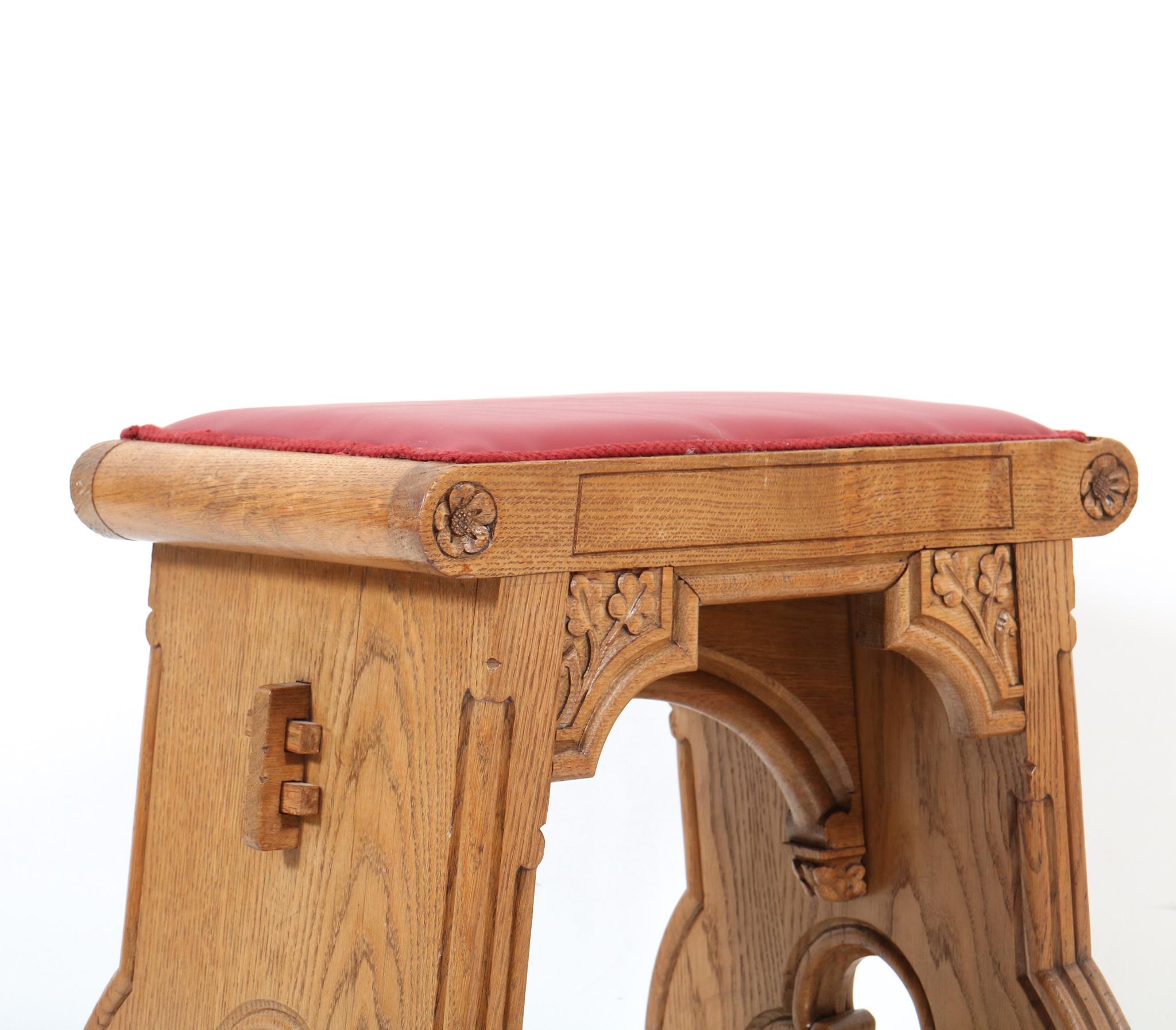 Two Oak Gothic Revival Stools, 1900s For Sale 4