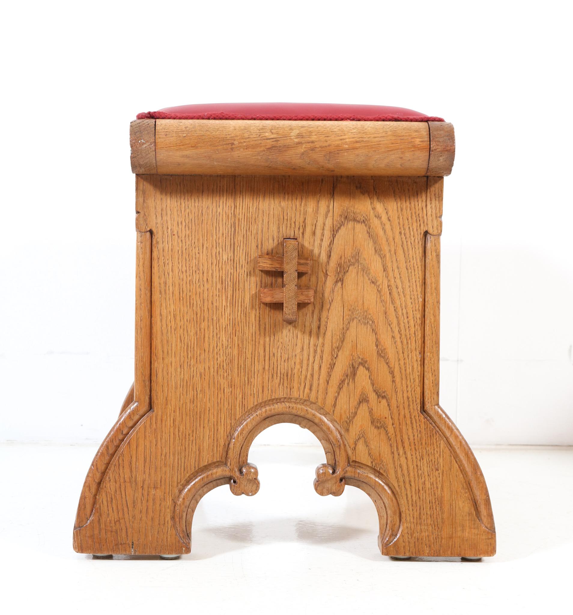Two Oak Gothic Revival Stools, 1900s For Sale 5