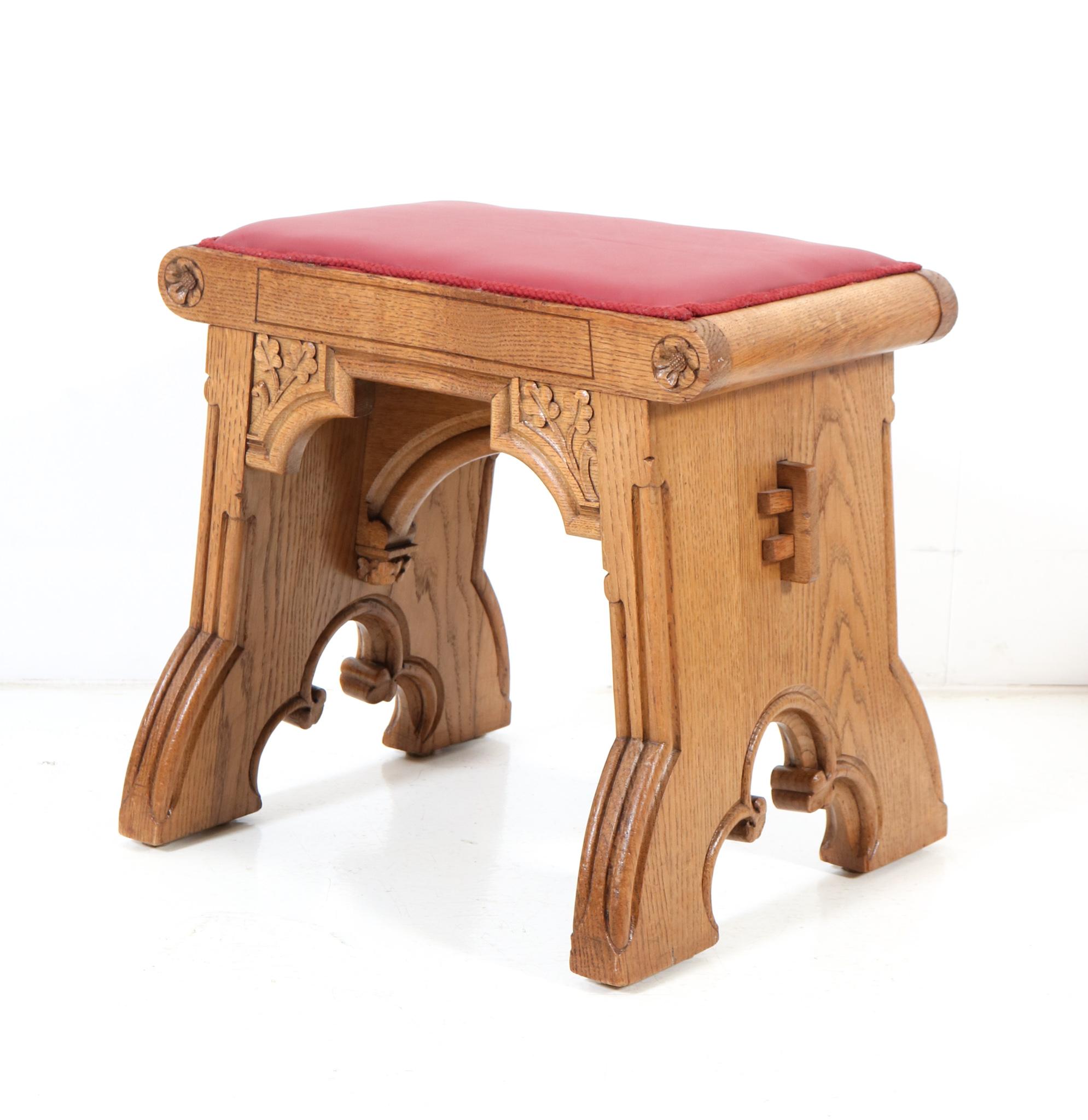 Two Oak Gothic Revival Stools, 1900s For Sale 2