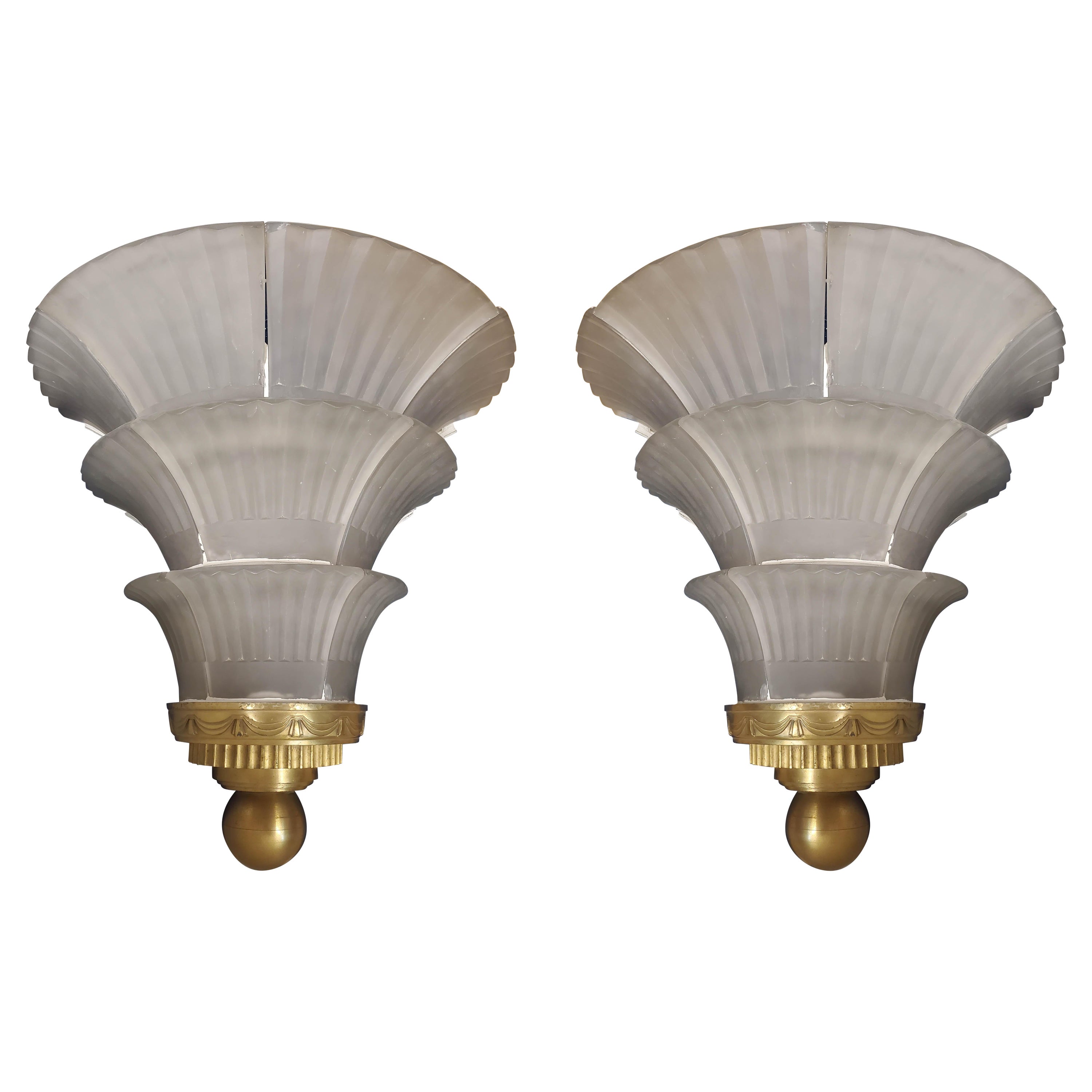 Due di otto lampade originali in vetro artistico monumentale francese Art Déco Genet & Michon