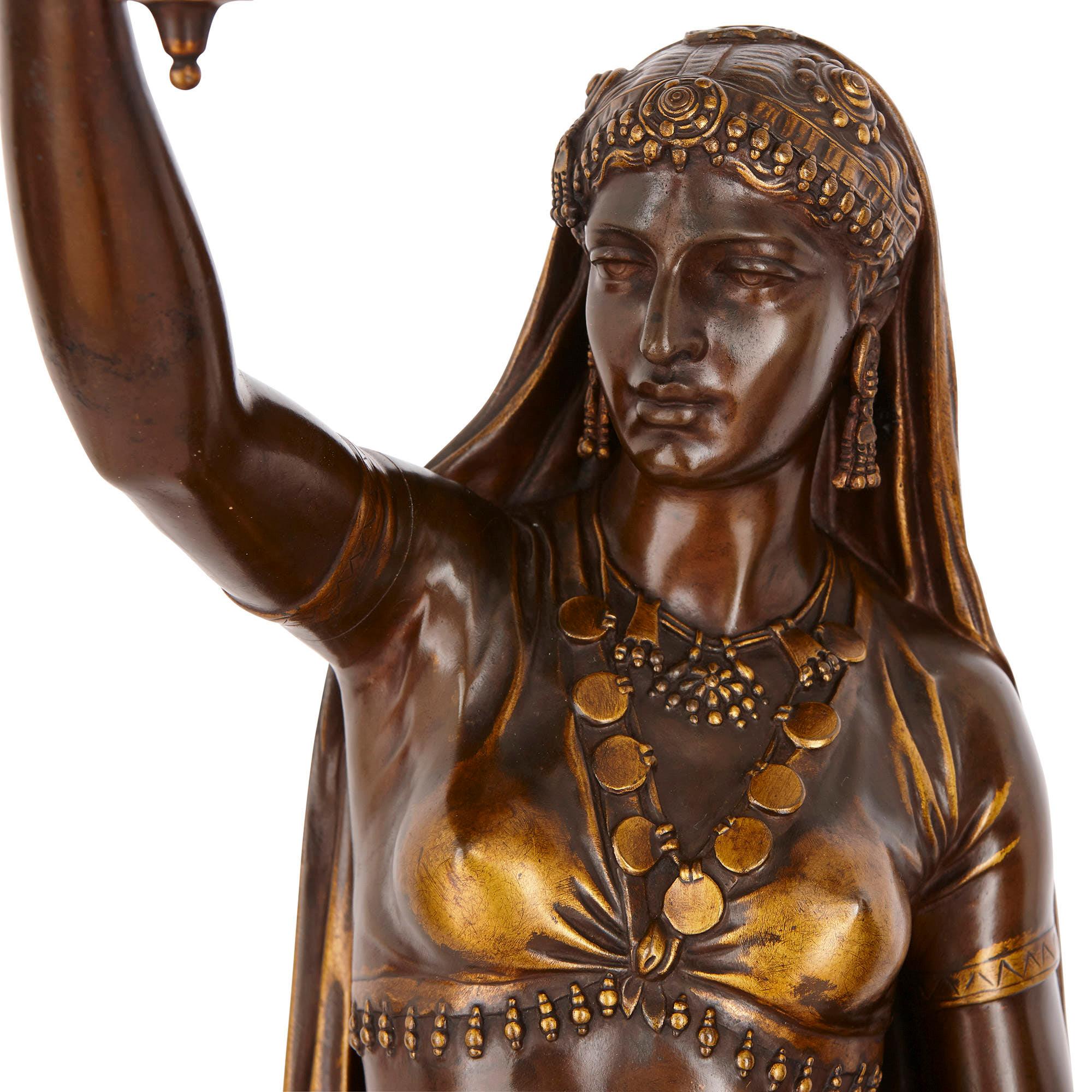 Orientalische figurale Fackeln aus patinierter und vergoldeter Bronze von Barbedienne, orientalisch (Französisch) im Angebot