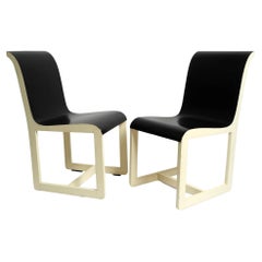 Two original 1930s wooden chairs by the well-known Bauhaus student Peter Keler