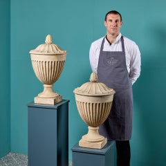 Due terminali originali per ornamenti in pietra di Coade