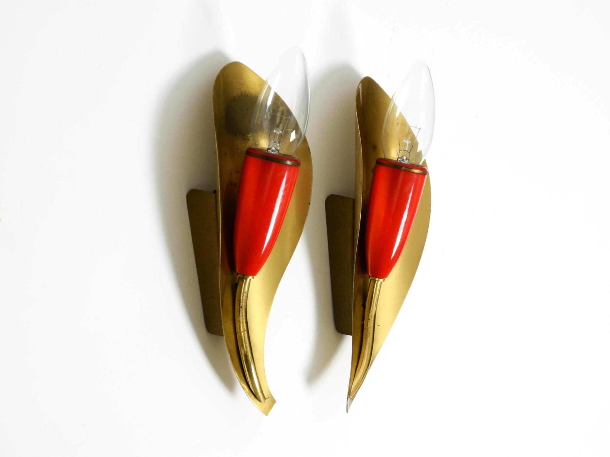 Mid-Century Modern Deux appliques originales en laiton The Modernity en vente