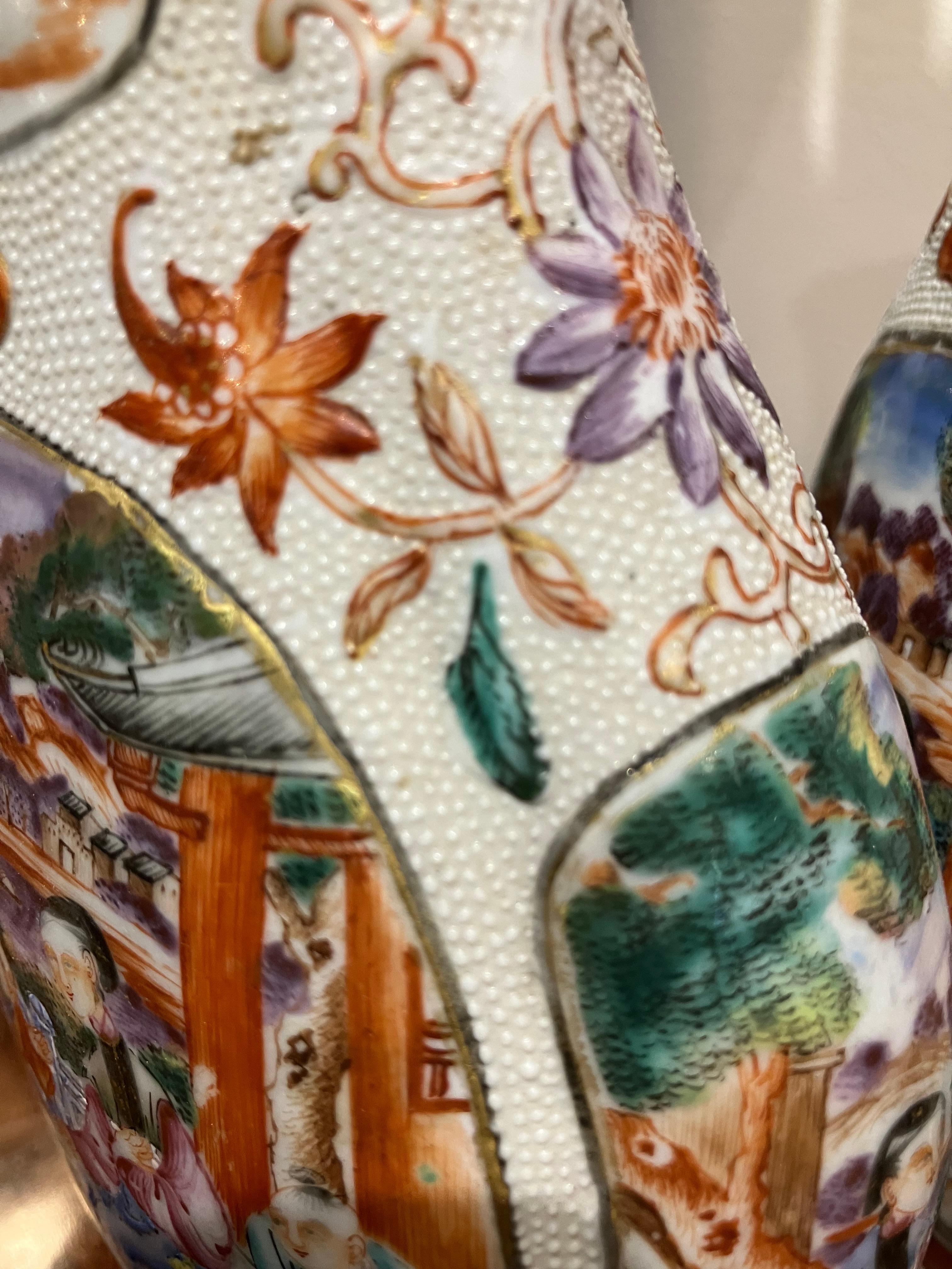Two Pairs, 18th Century Mandarin Pallet Chinese Export Vases in vendita 9