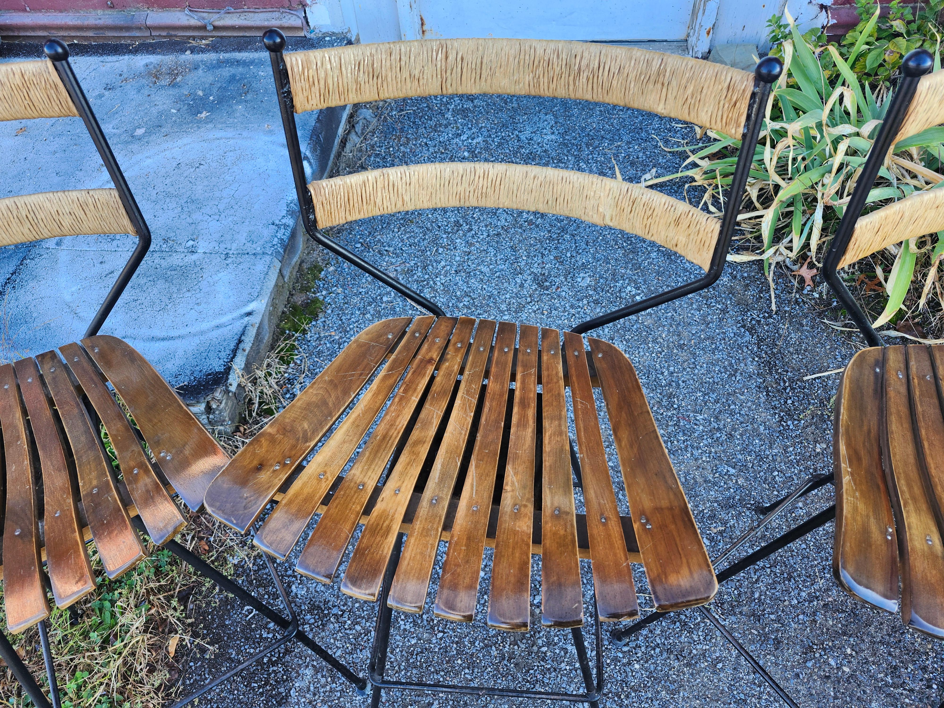 Dos pares de taburetes de barra o de mostrador modernos de mediados de siglo Hierro arce y rafia Umanoff en venta 2