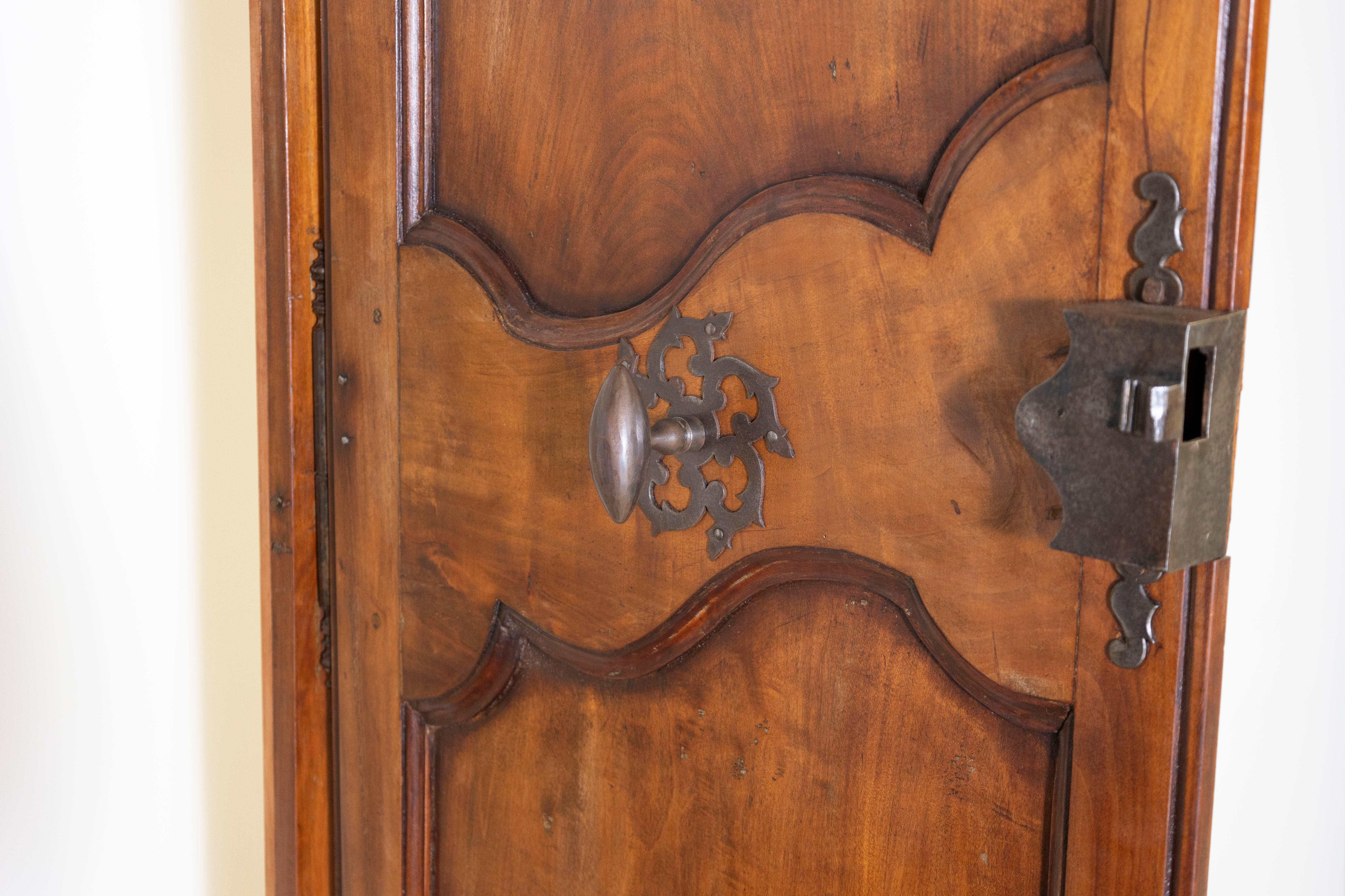 Two Pairs of 18th Century French Alder Communication Doors From Avignon For Sale 7