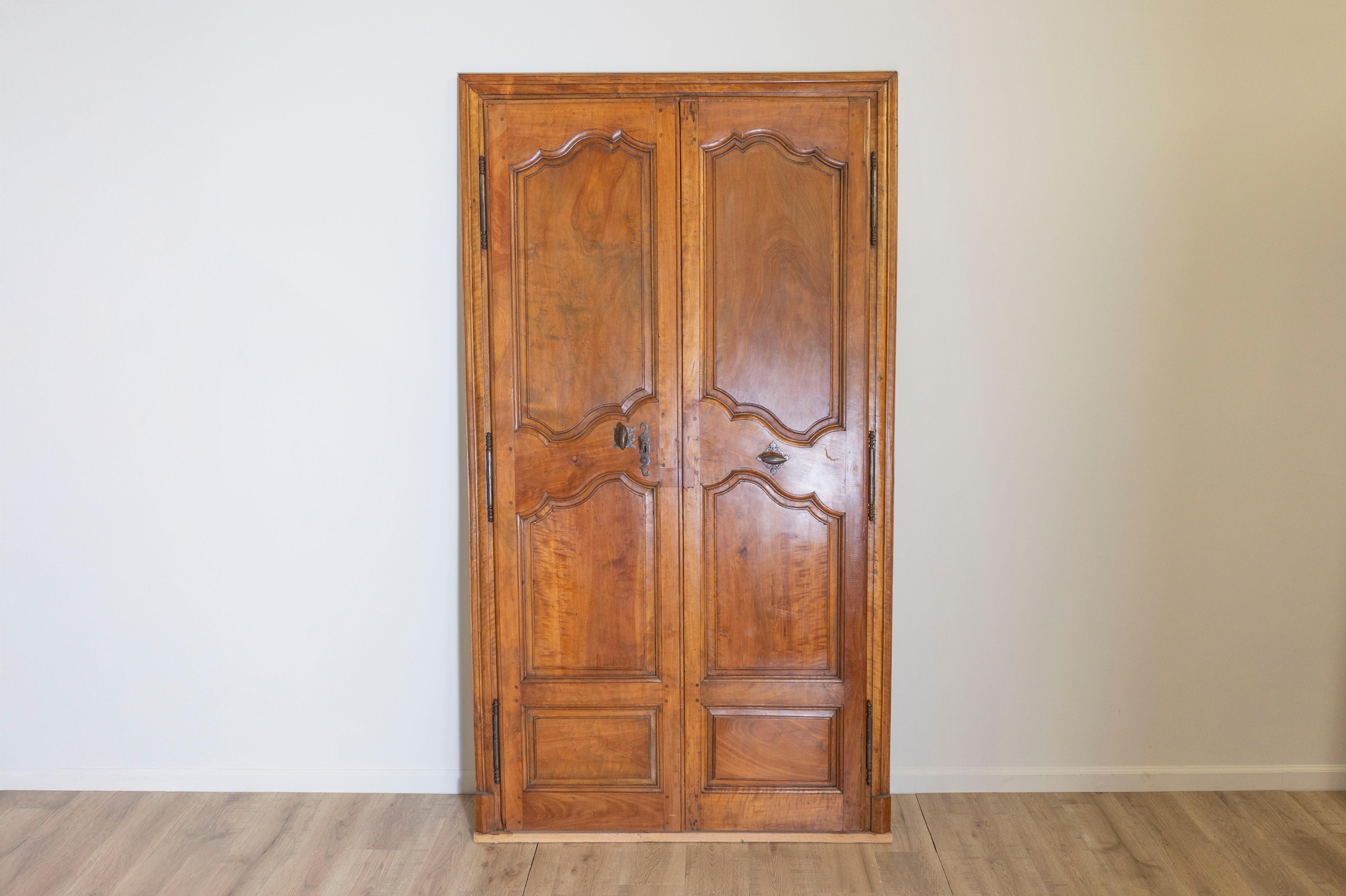 18th Century and Earlier Two Pairs of 18th Century French Alder Communication Doors From Avignon For Sale