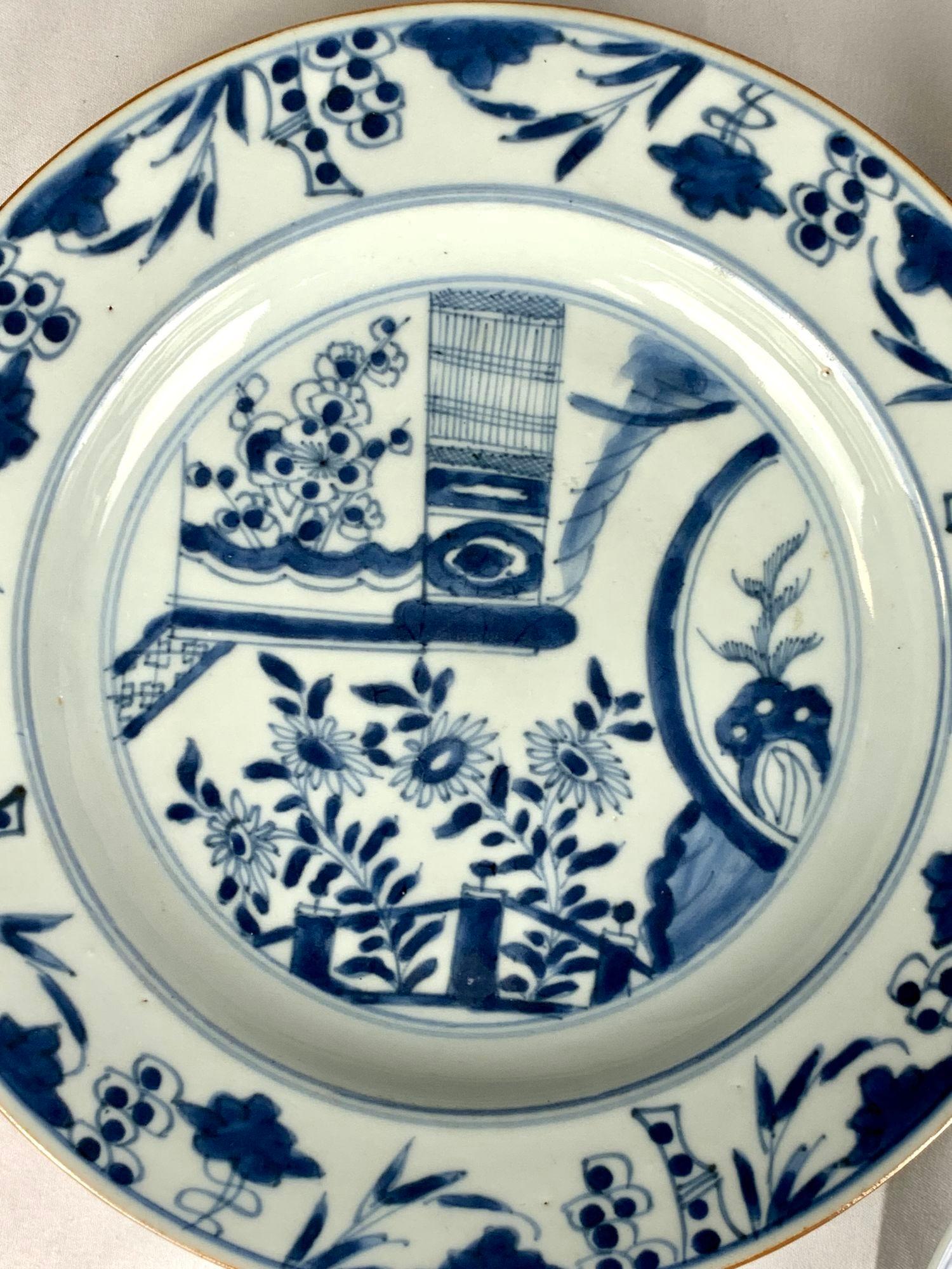 Two Pairs of Blue and White Chinese Porcelain Dishes 18th Century For Sale 2