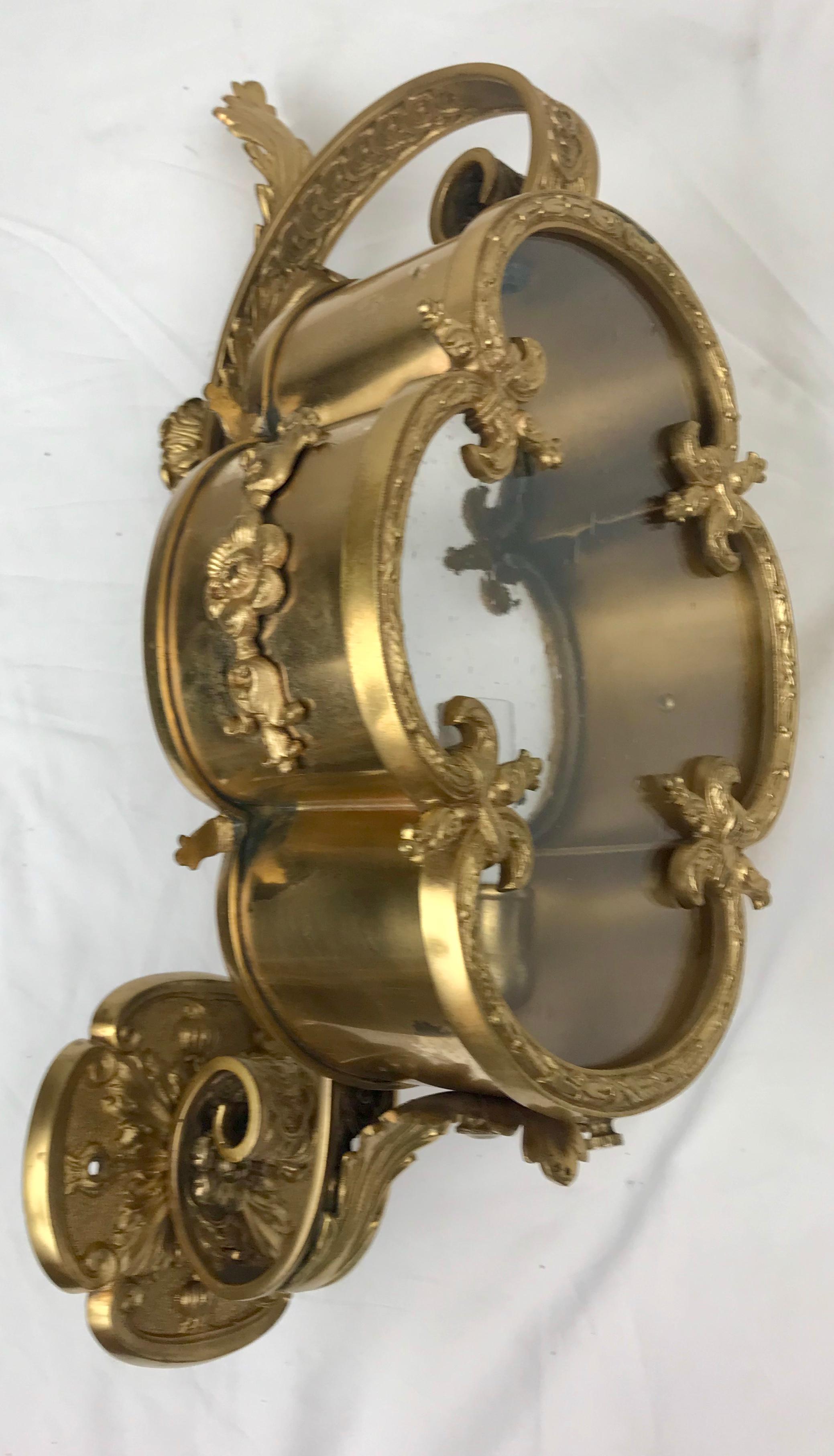 Paar Bronze venezianischen Stil Wandlaternen oder Wandleuchter im Angebot 4