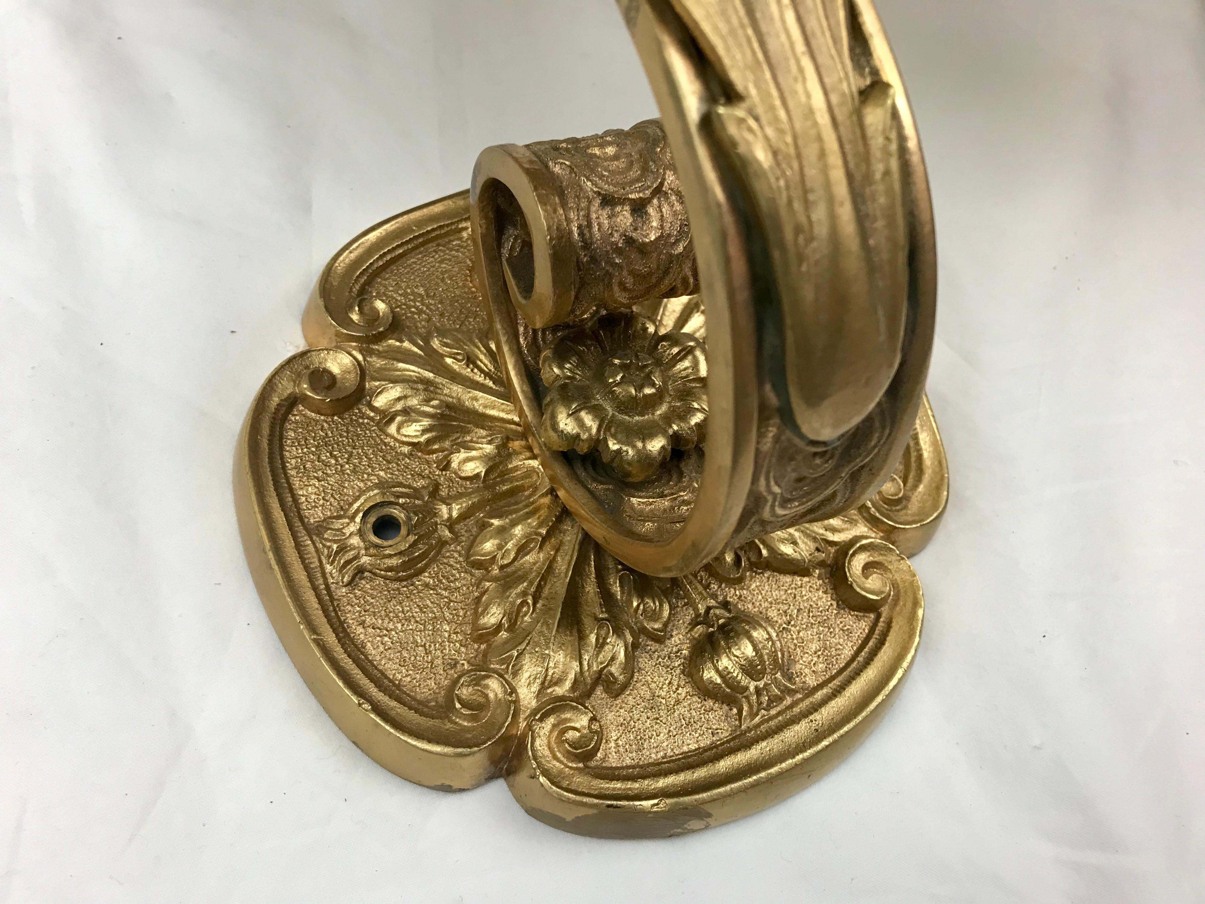 Paar Bronze venezianischen Stil Wandlaternen oder Wandleuchter (Vergoldet) im Angebot