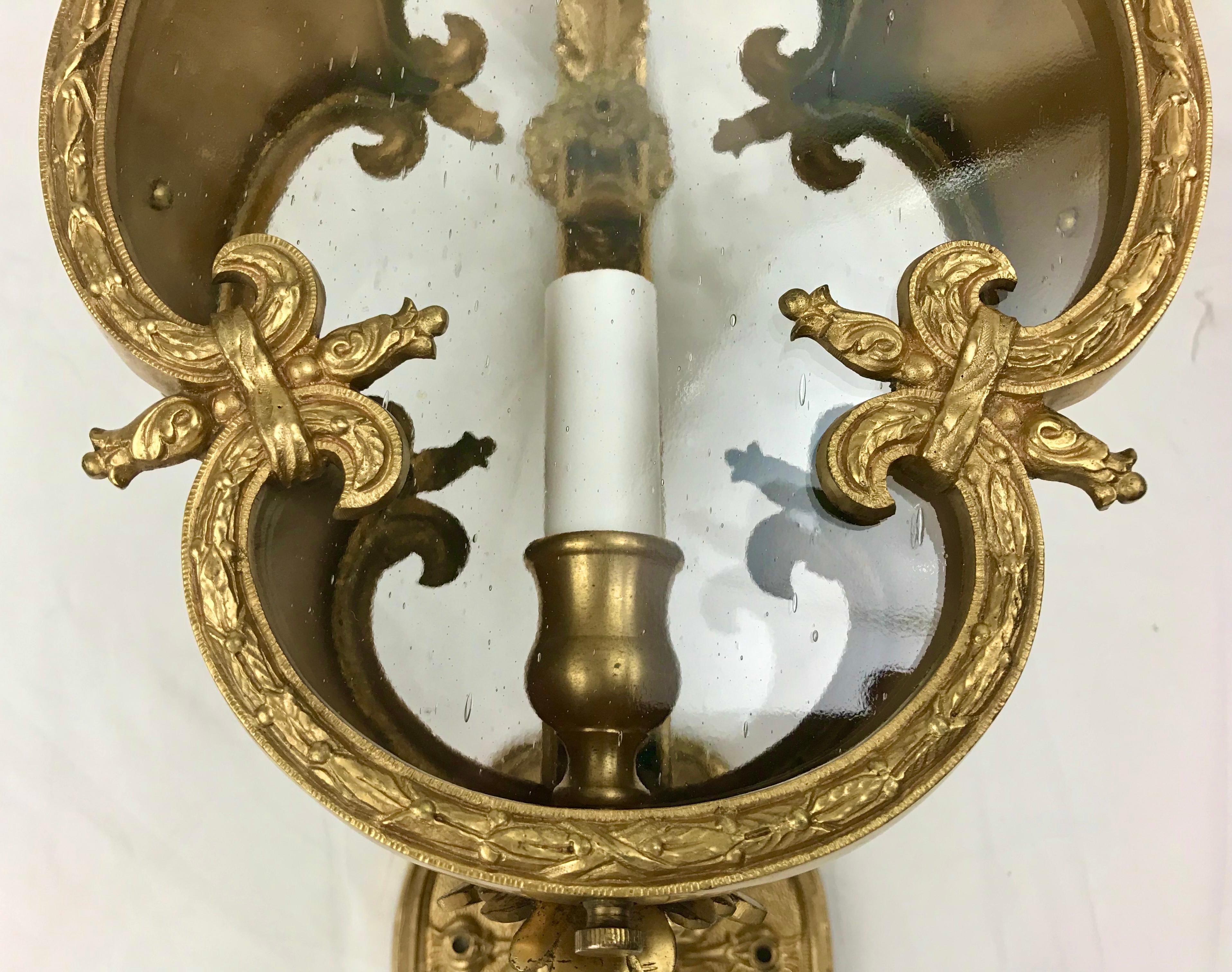 Paar Bronze venezianischen Stil Wandlaternen oder Wandleuchter im Angebot 2