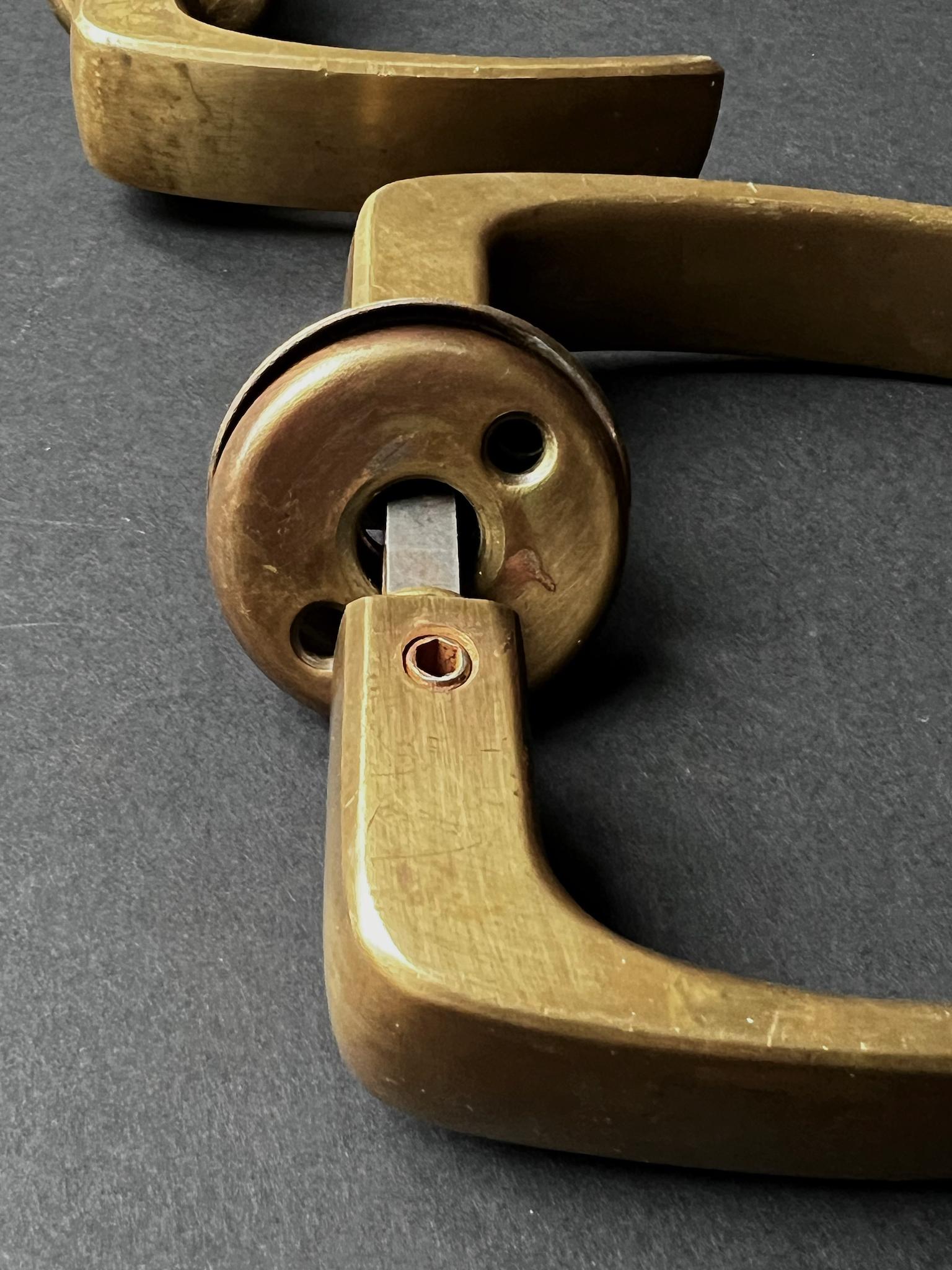 Finlandais Deux paires de poignées de porte finlandaises en vente