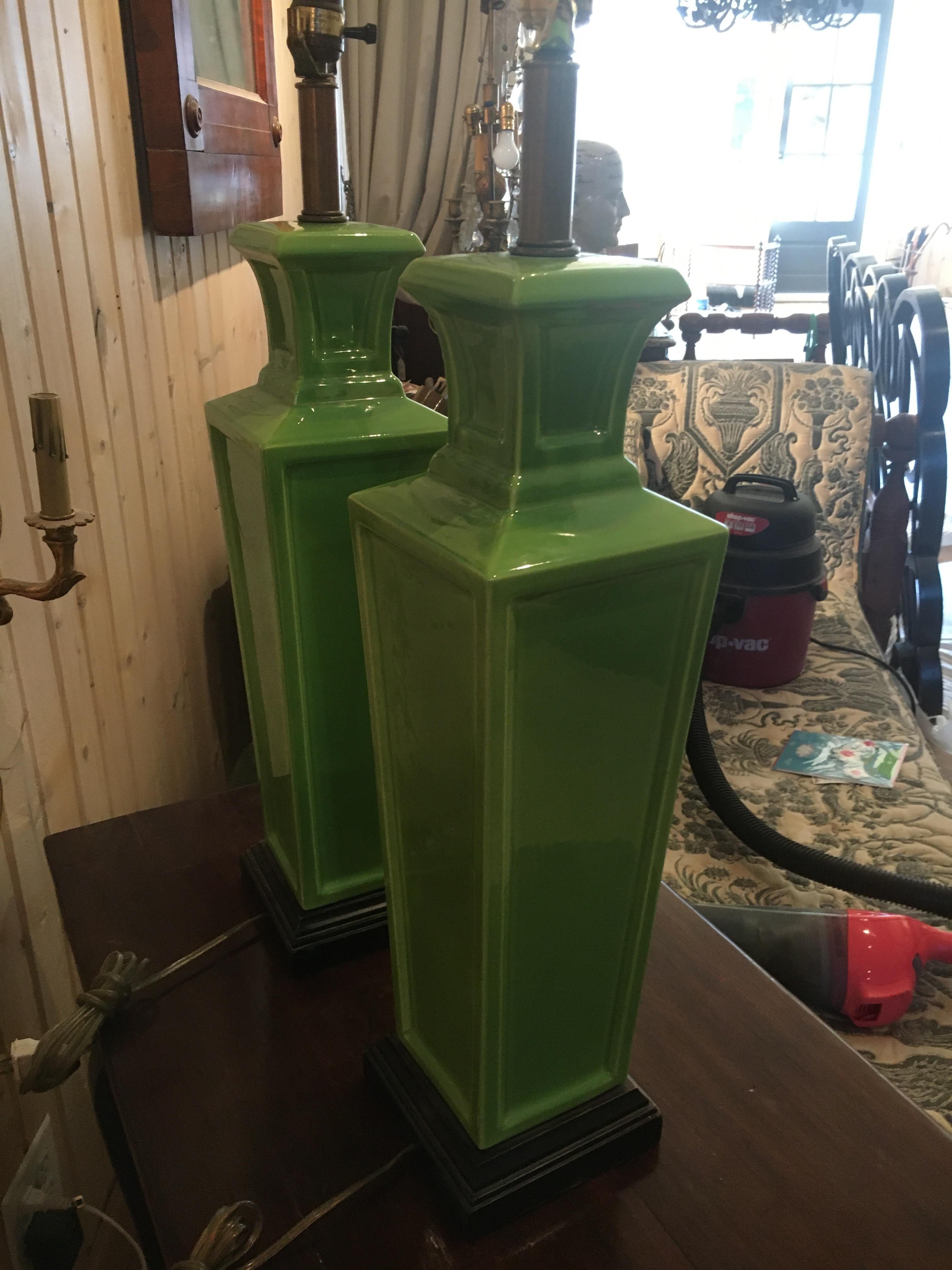 Two Pairs of Frederick Cooper Hollywood Regency Table Lamps, Great Apple Green In Excellent Condition For Sale In Buchanan, MI