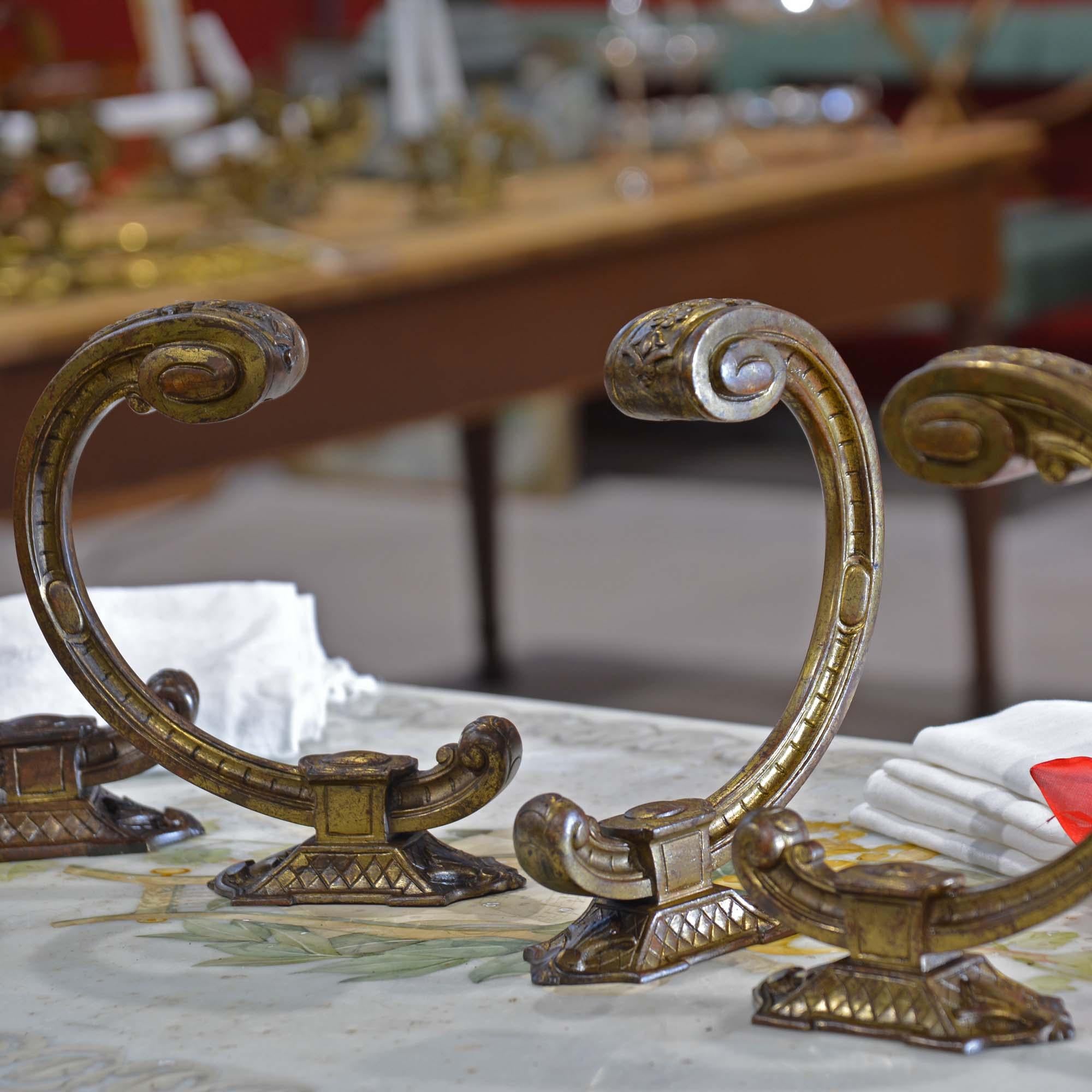 Due coppie di fermatende in ormolu francese del XIX secolo in vendita 3