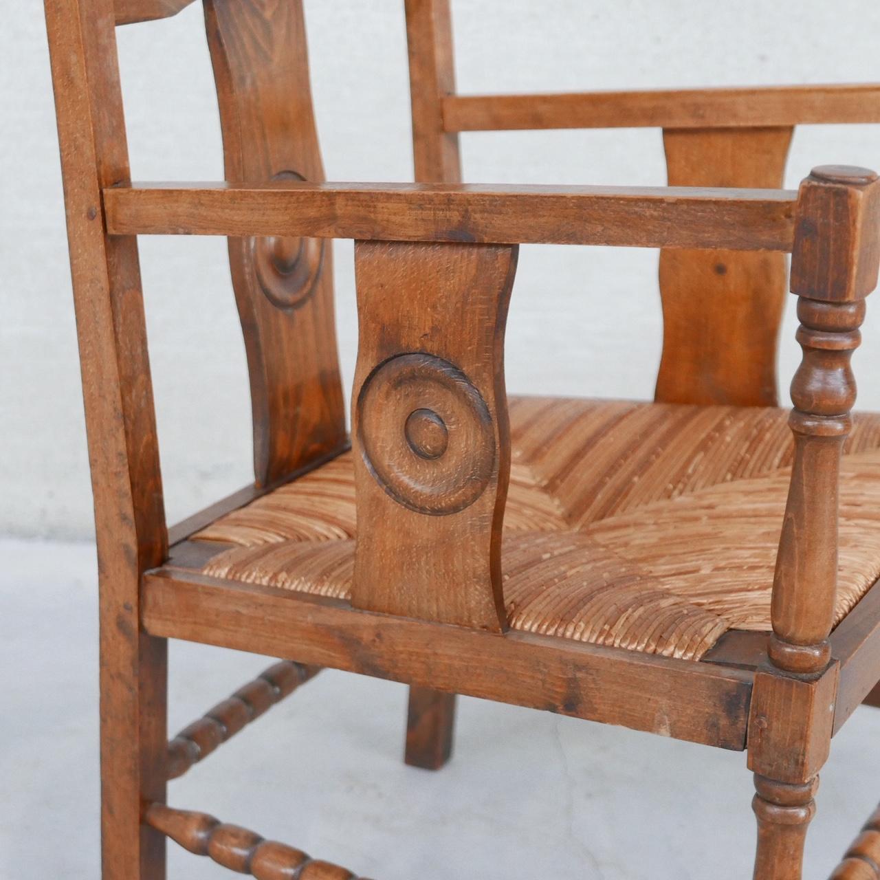 Paar französische Sessel aus Binsen-Eiche aus der Mitte des Jahrhunderts im Angebot 9