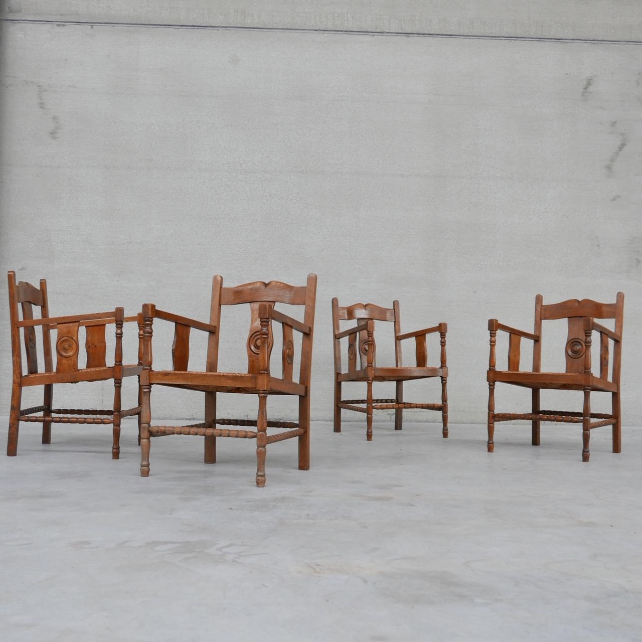 Paar französische Sessel aus Binsen-Eiche aus der Mitte des Jahrhunderts im Angebot 3