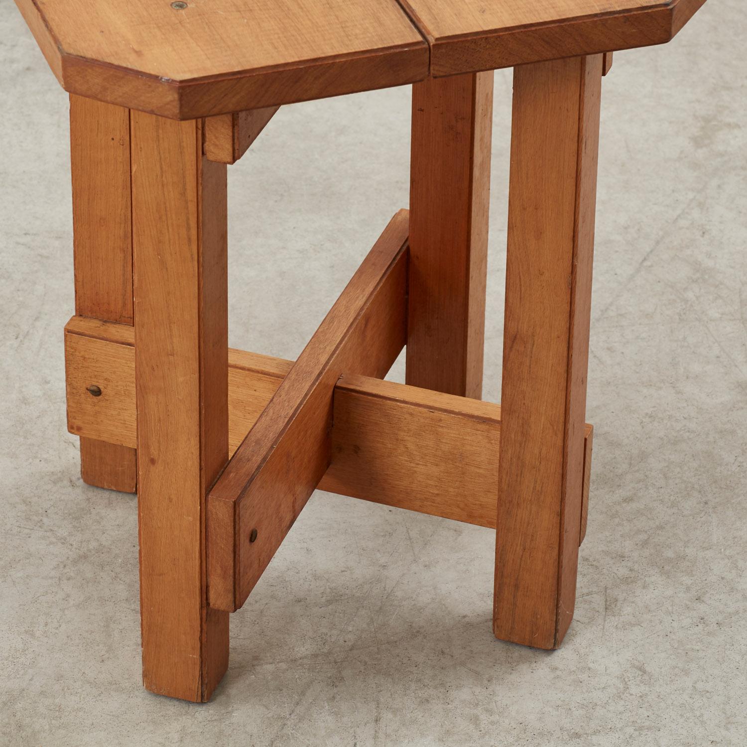 Two pairs of Gerrit Rietveld stools / side tables - Netherlands, 1970s. For Sale 1
