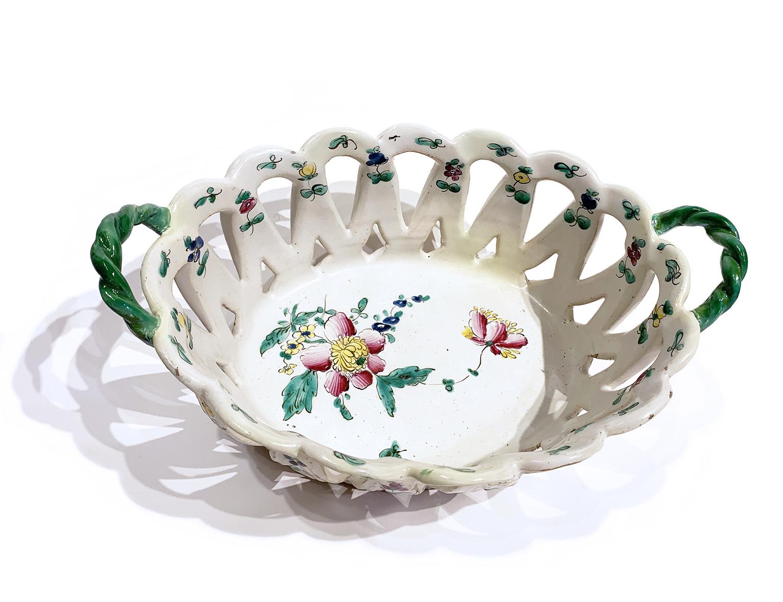 Two Pairs of Italian Maiolica Baskets, circa 1780 In Fair Condition For Sale In Milano, IT