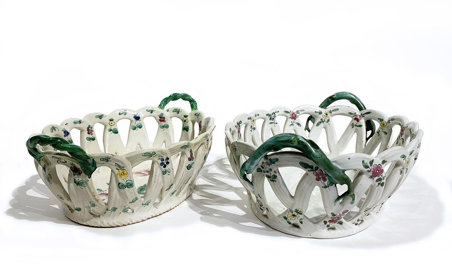 Neoclassical Two Pairs of Italian Maiolica Baskets, circa 1780 For Sale
