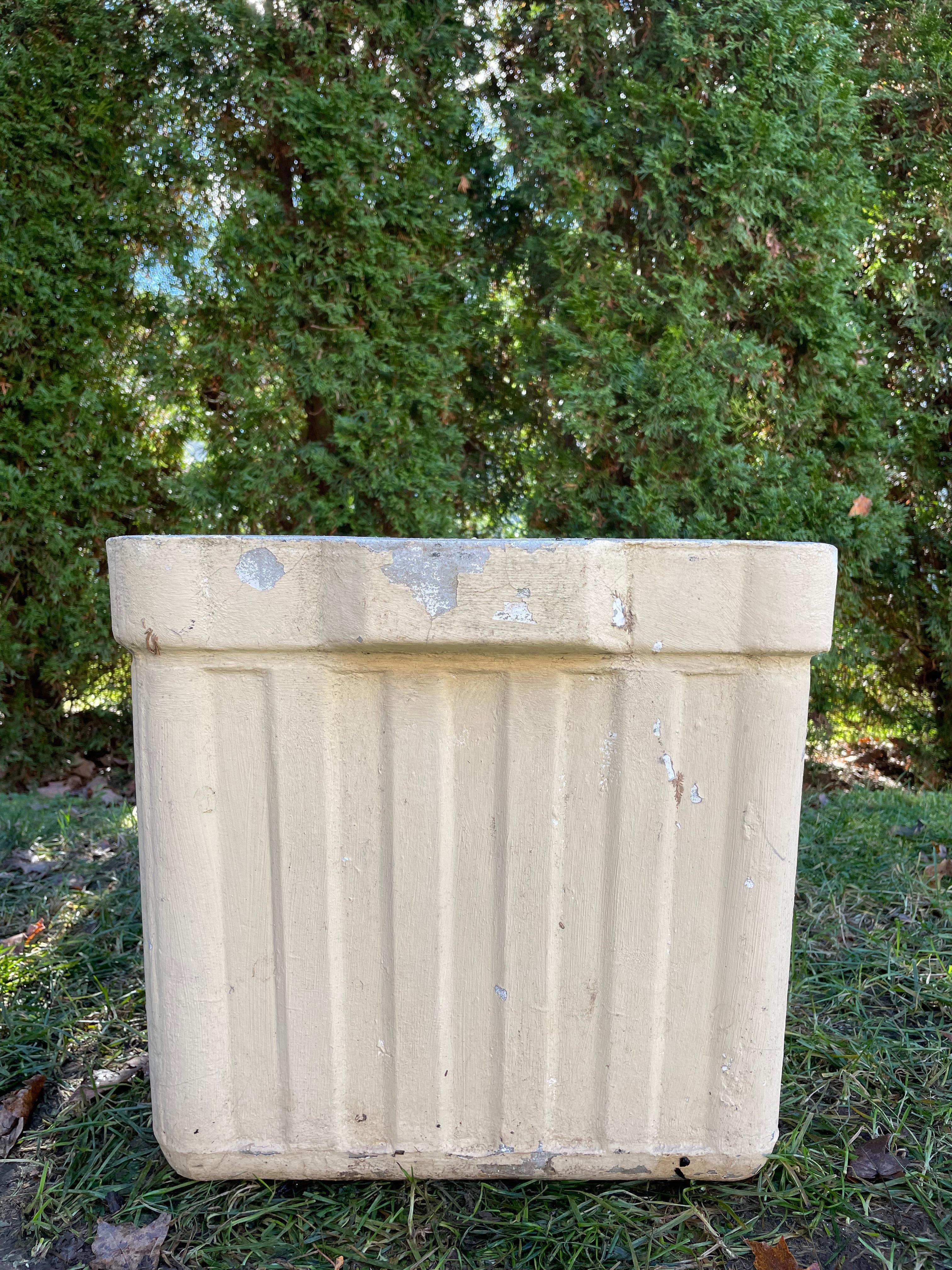 Two Pairs of Medium-Sized Square Ribbed Planters by Willy Guhl For Sale 2