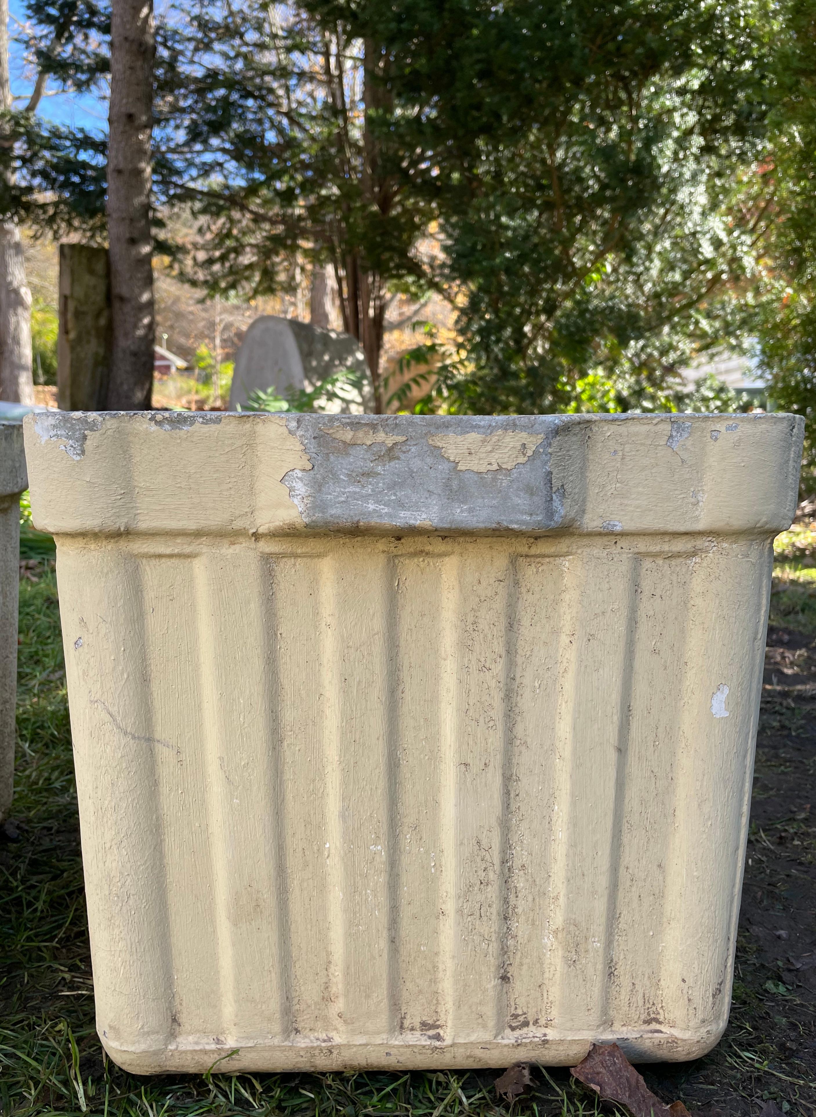 Two Pairs of Medium-Sized Square Ribbed Planters by Willy Guhl For Sale 5