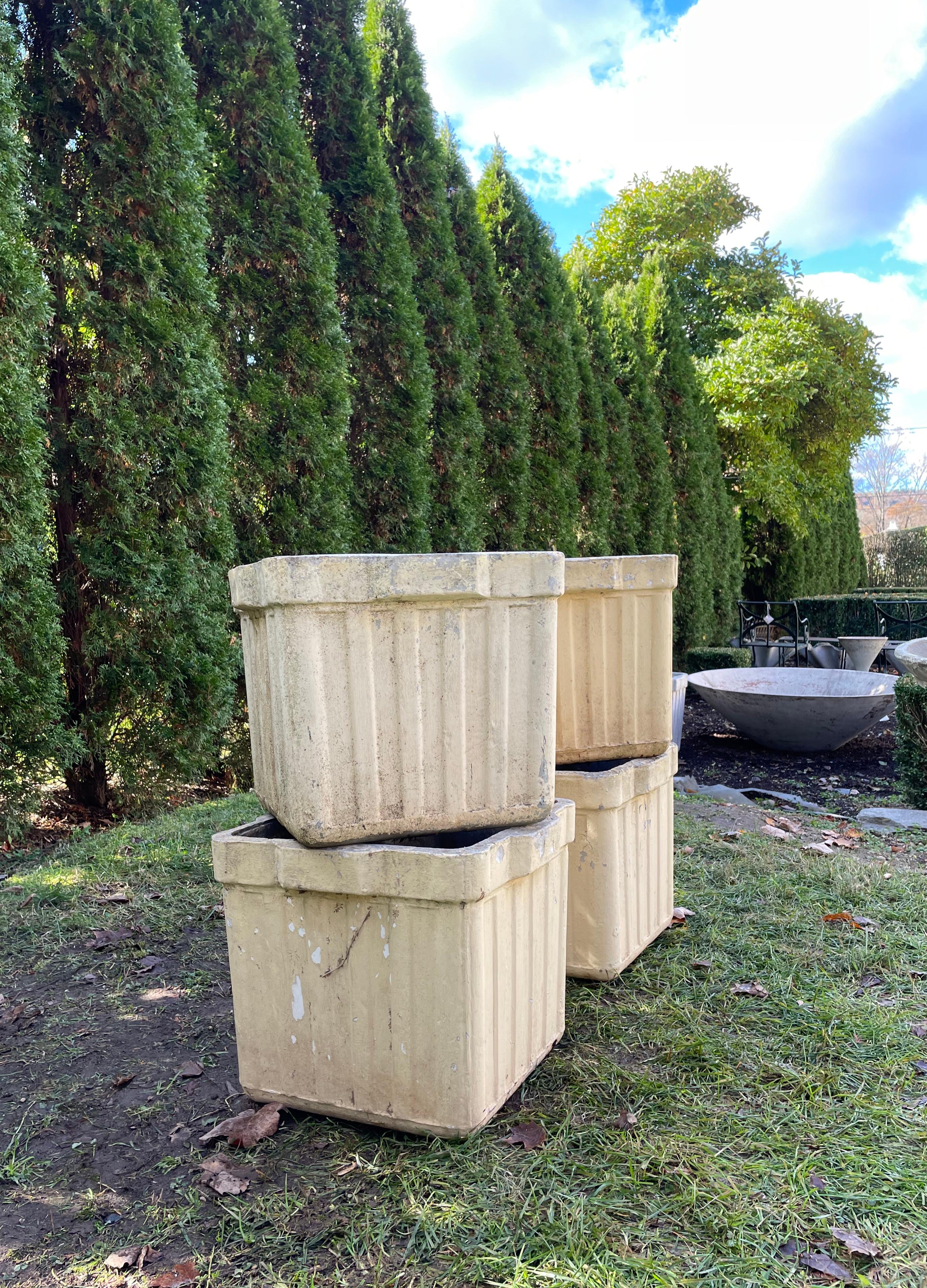 Mid-Century Modern Two Pairs of Medium-Sized Square Ribbed Planters by Willy Guhl For Sale